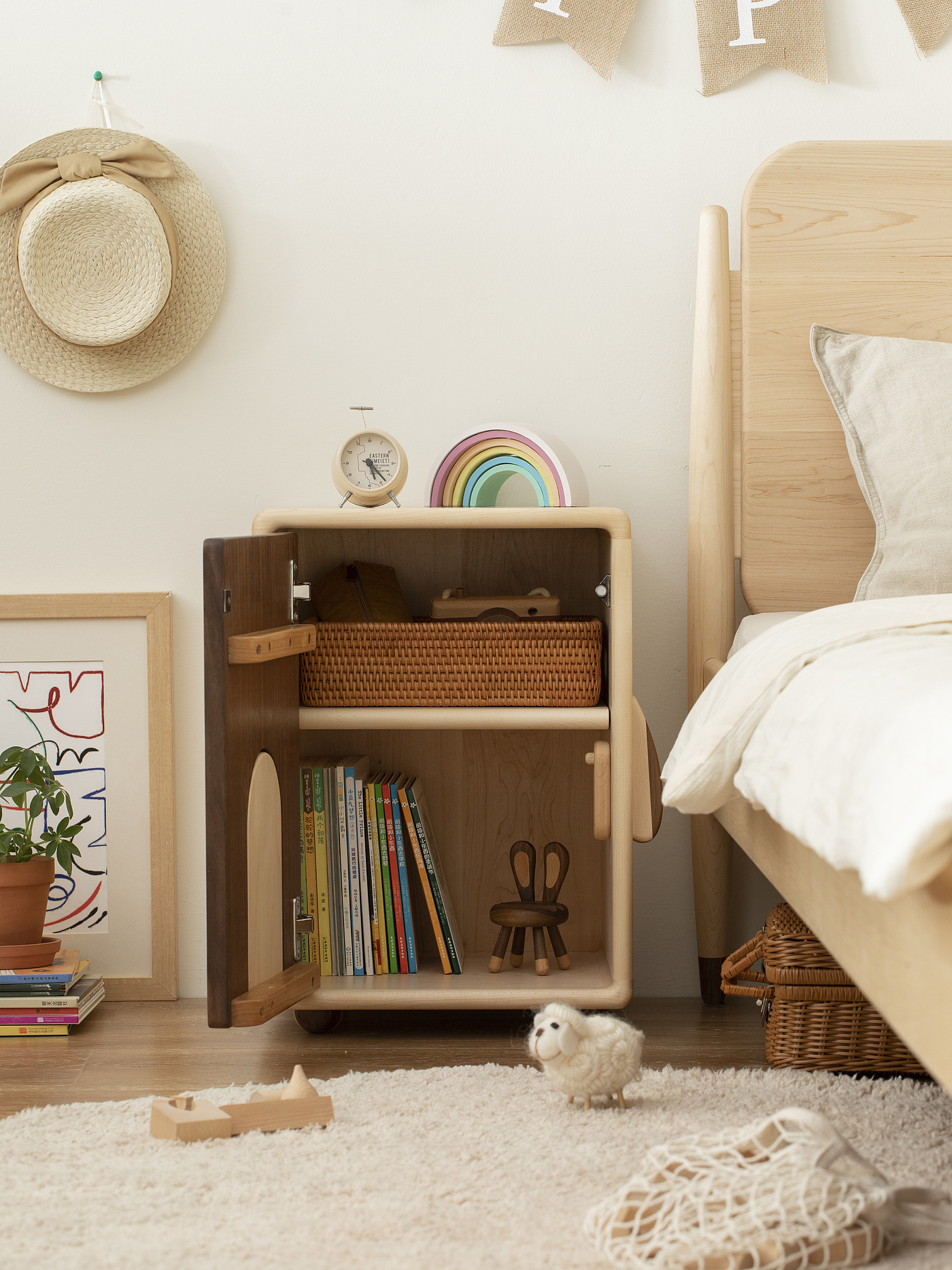 Children's furniture，bedside cupboard，Solid wood furniture，furniture design ，Original design，