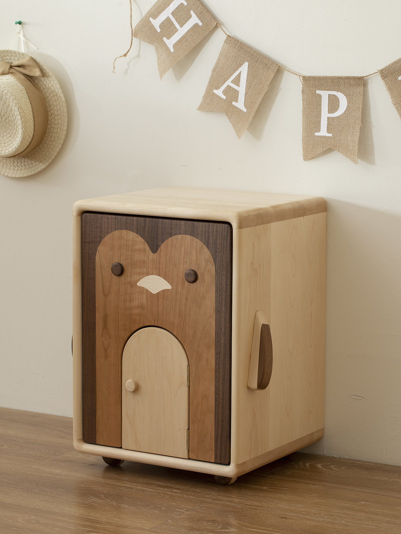 Children's furniture，bedside cupboard，Solid wood furniture，furniture design ，Original design，