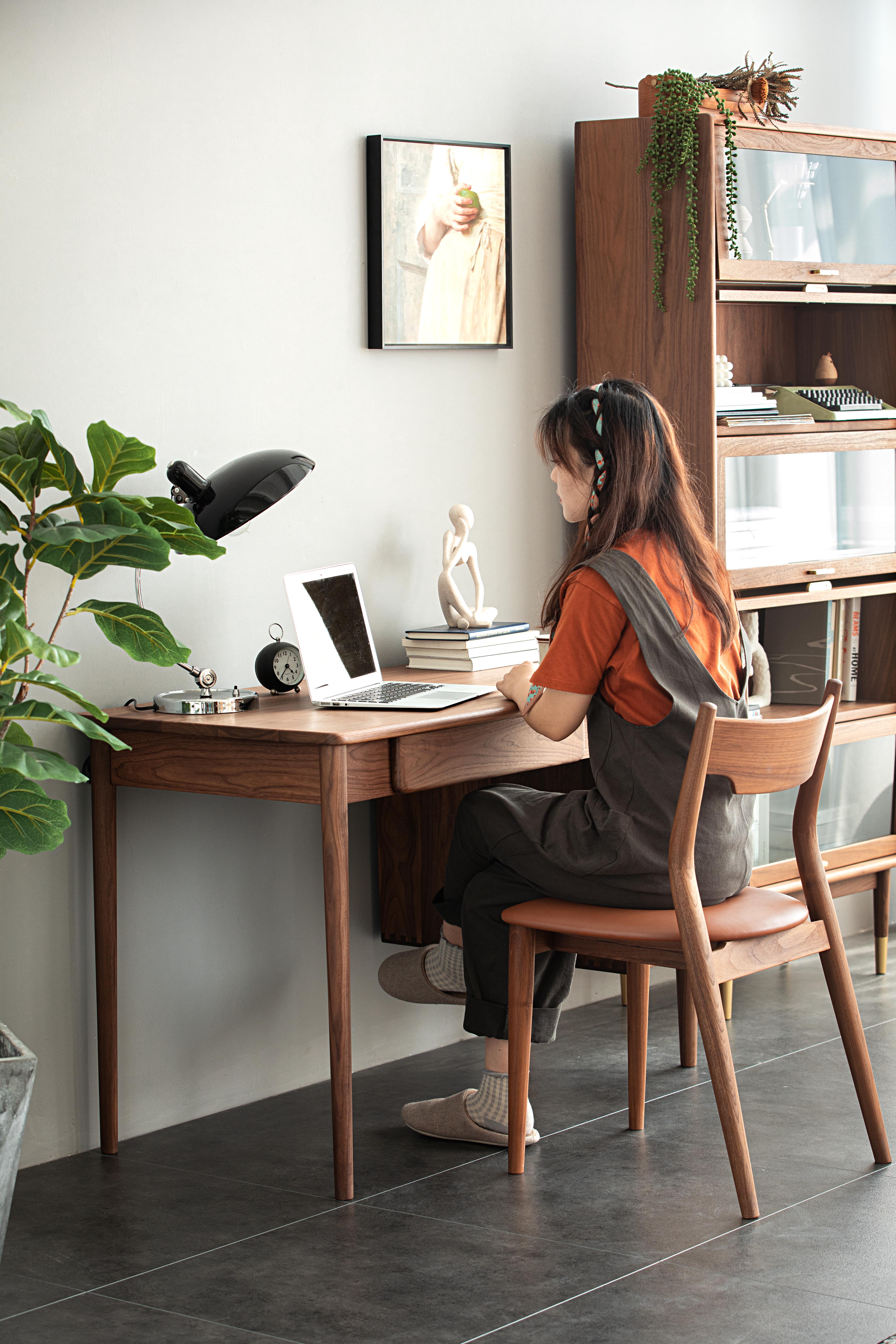 furniture design ，Solid wood furniture，Black walnut furniture，desk，