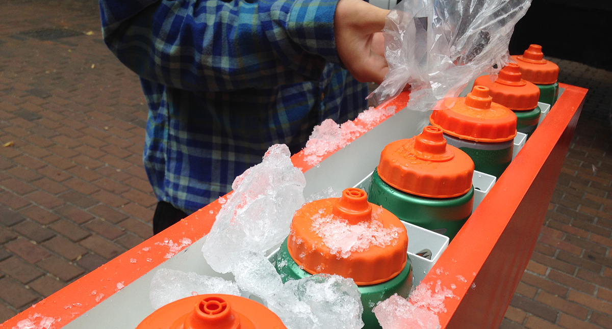 advertisement，product design，Gatorade Bottle，bucket，