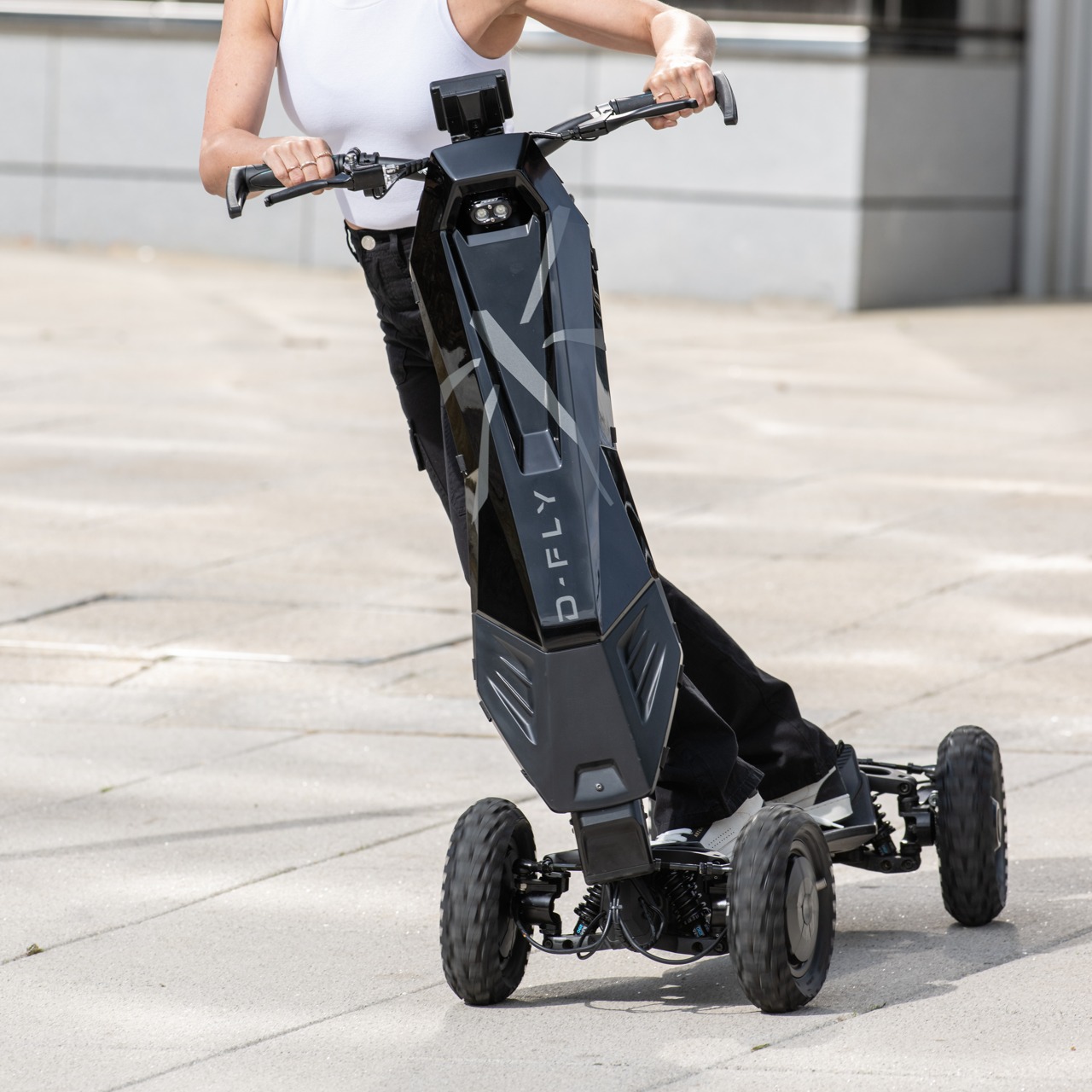 travel，vehicle，product design，Dragonfly，drive，Skate，Electric skateboard，