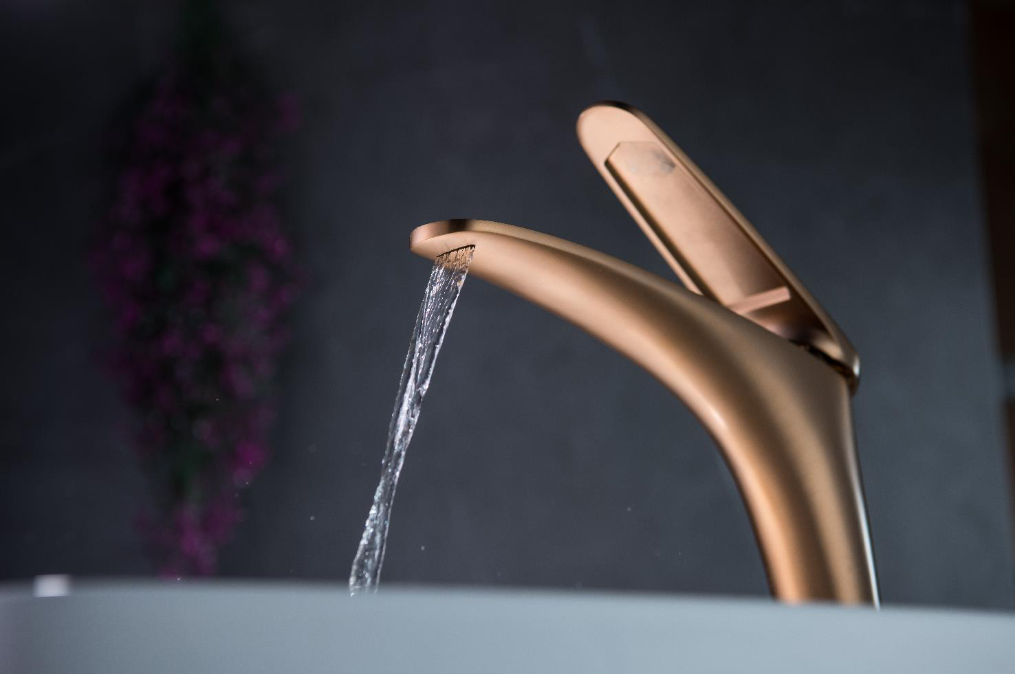 Bathroom cabinet faucet，streamline，