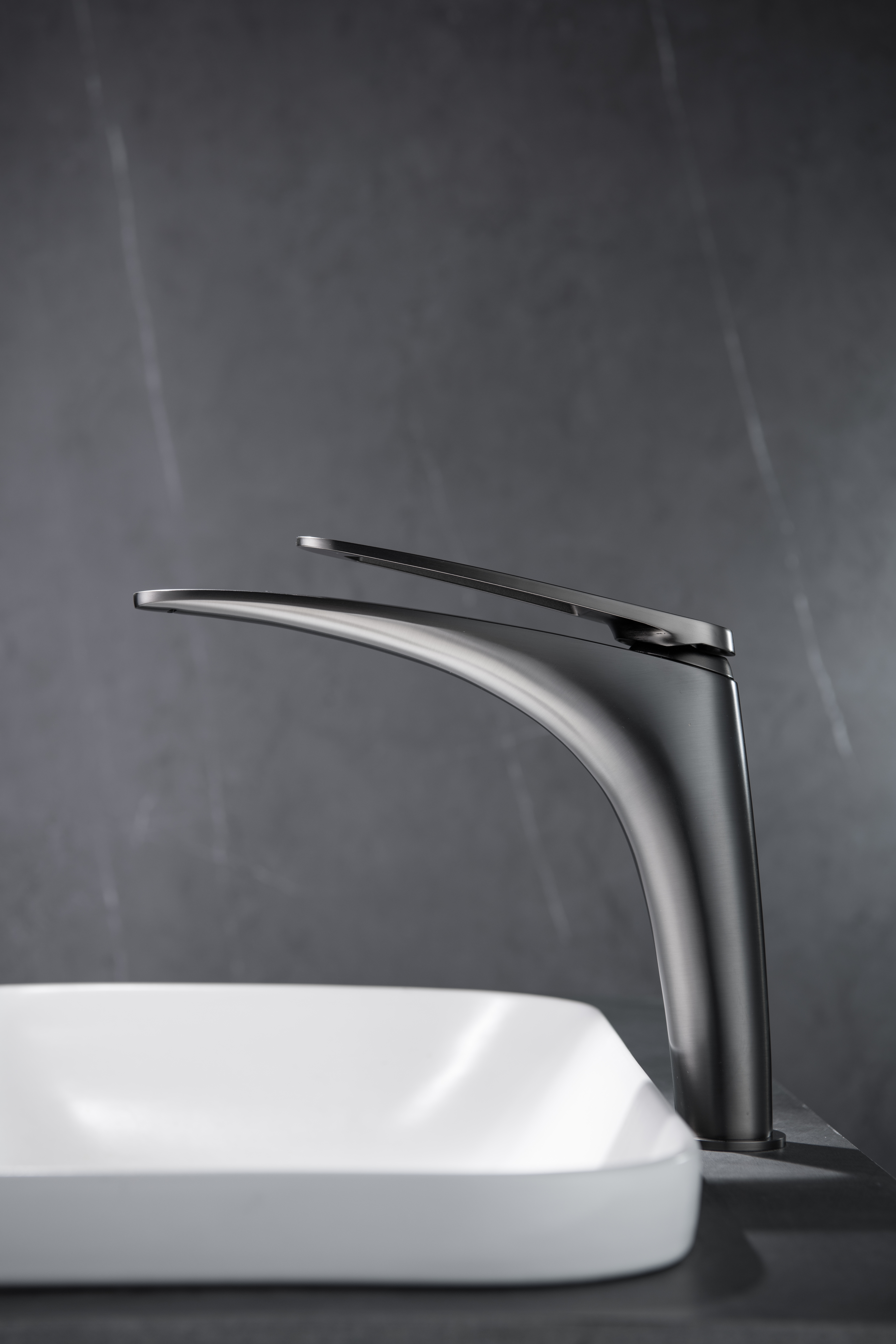 Bathroom cabinet faucet，streamline，