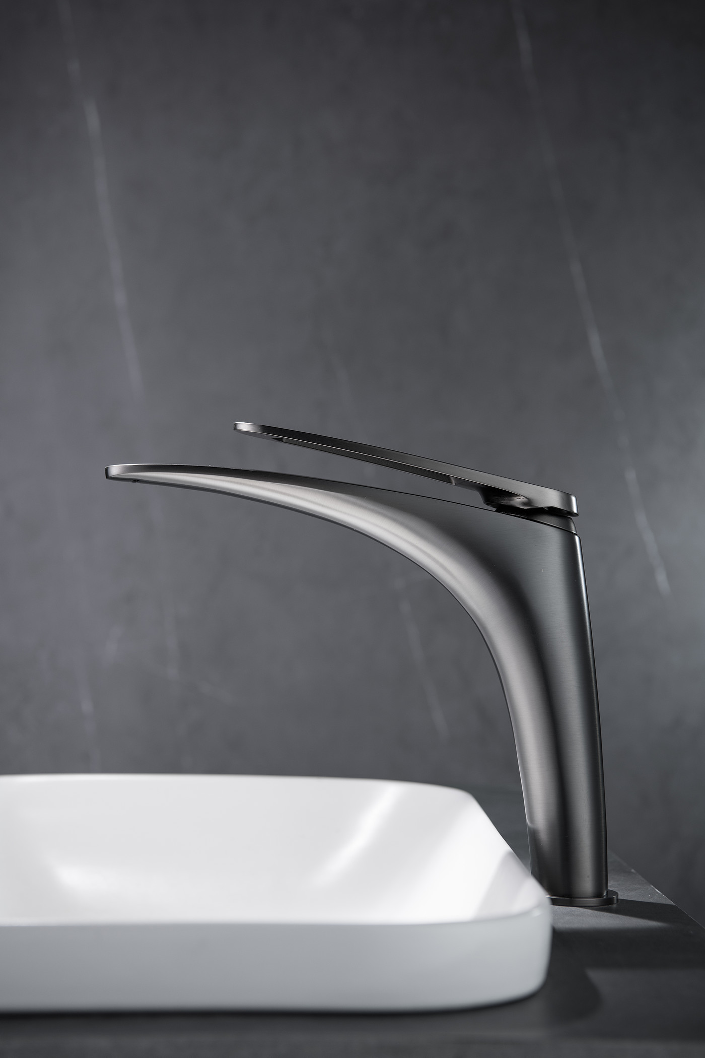 Bathroom cabinet faucet，streamline，