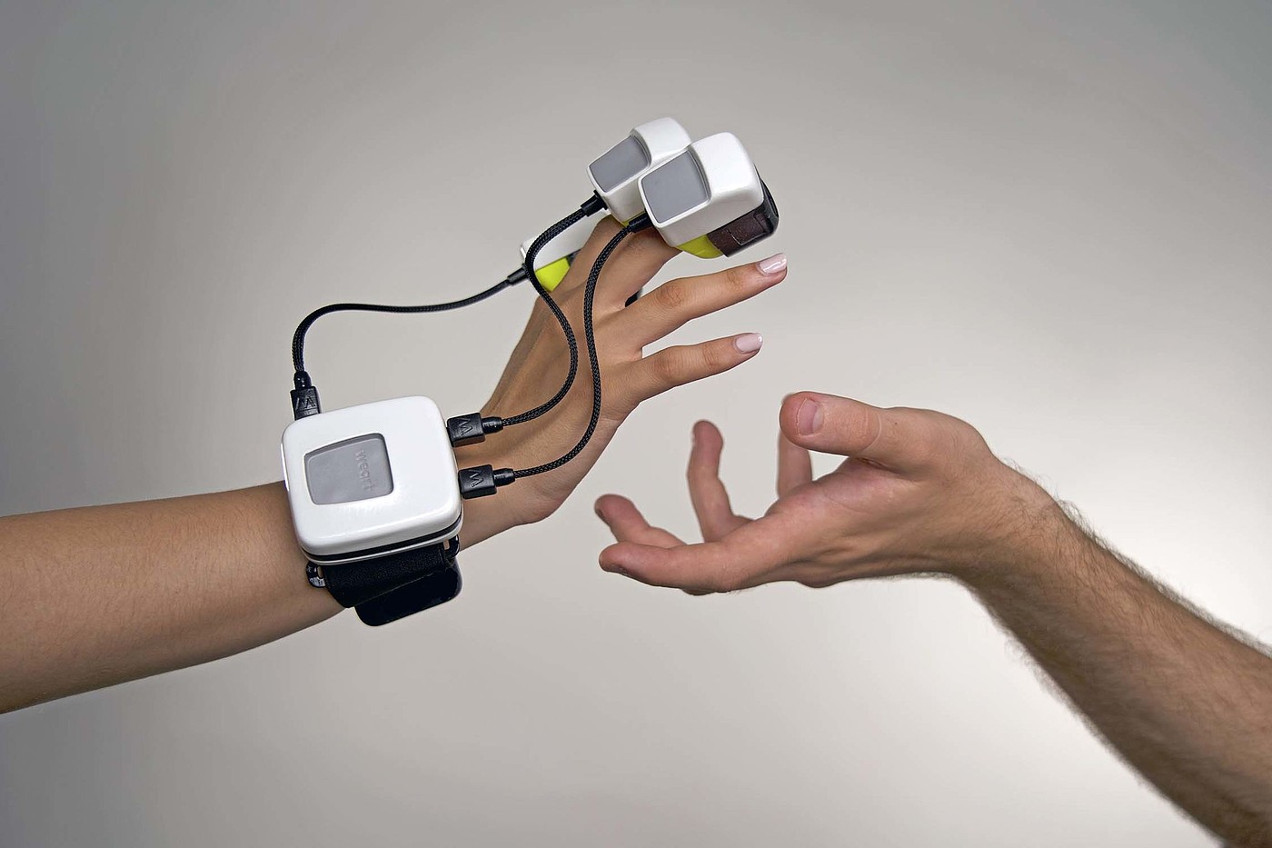 User experience (UX)，Product design UX，Wearable VR device，