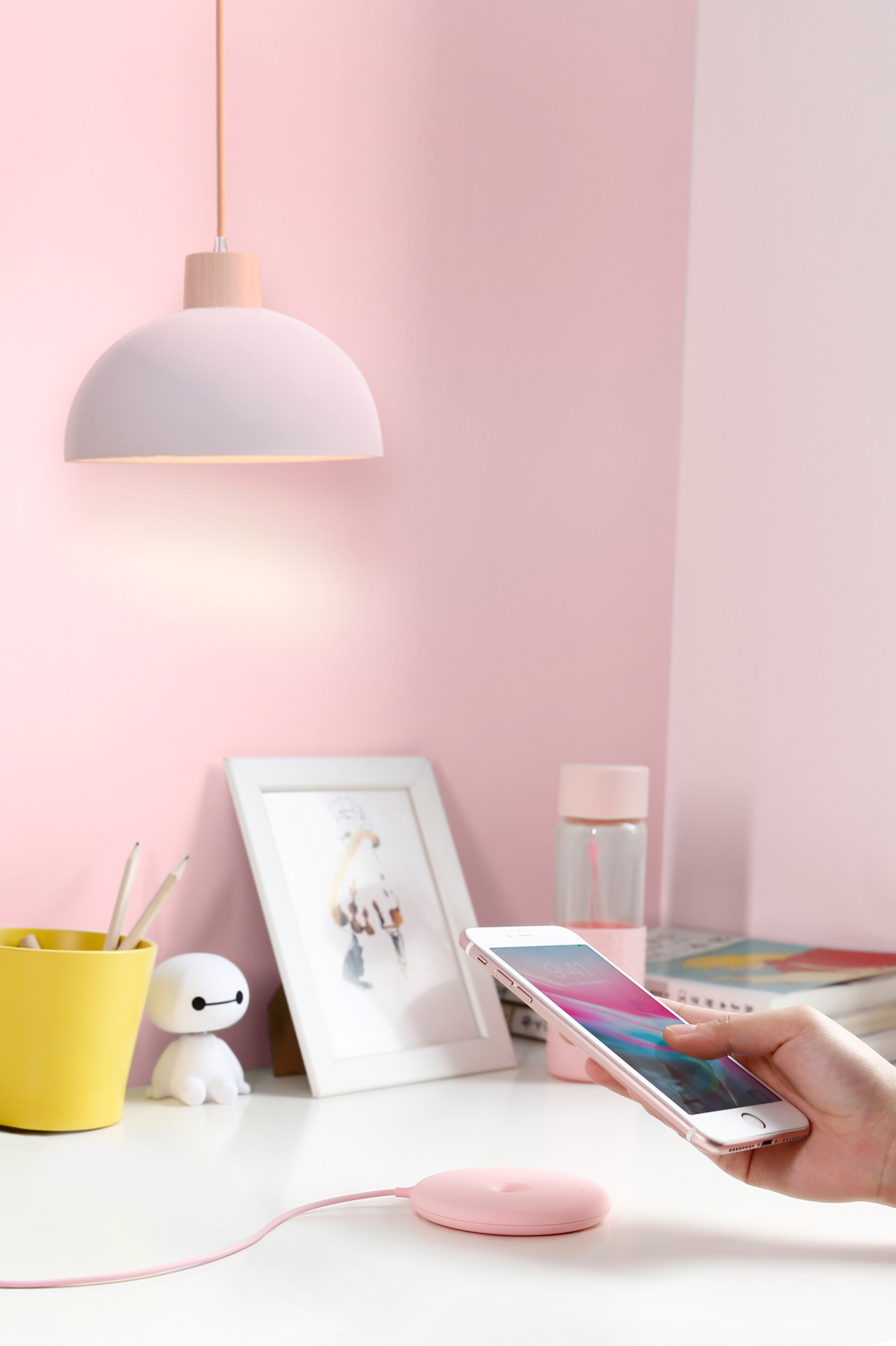 Wireless charging，electronic product，lovely，