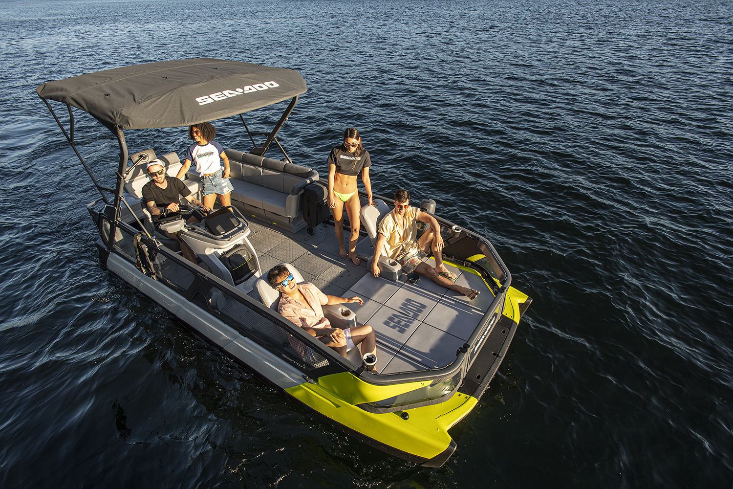 product design，Automobile/transportation，Floating boat，