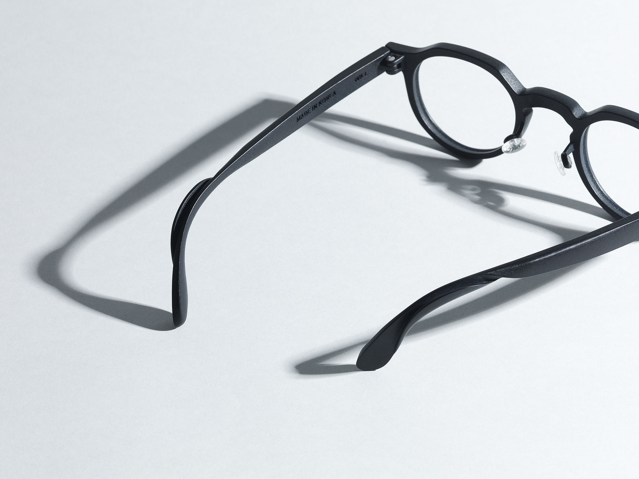 product design，leisure time，glasses，