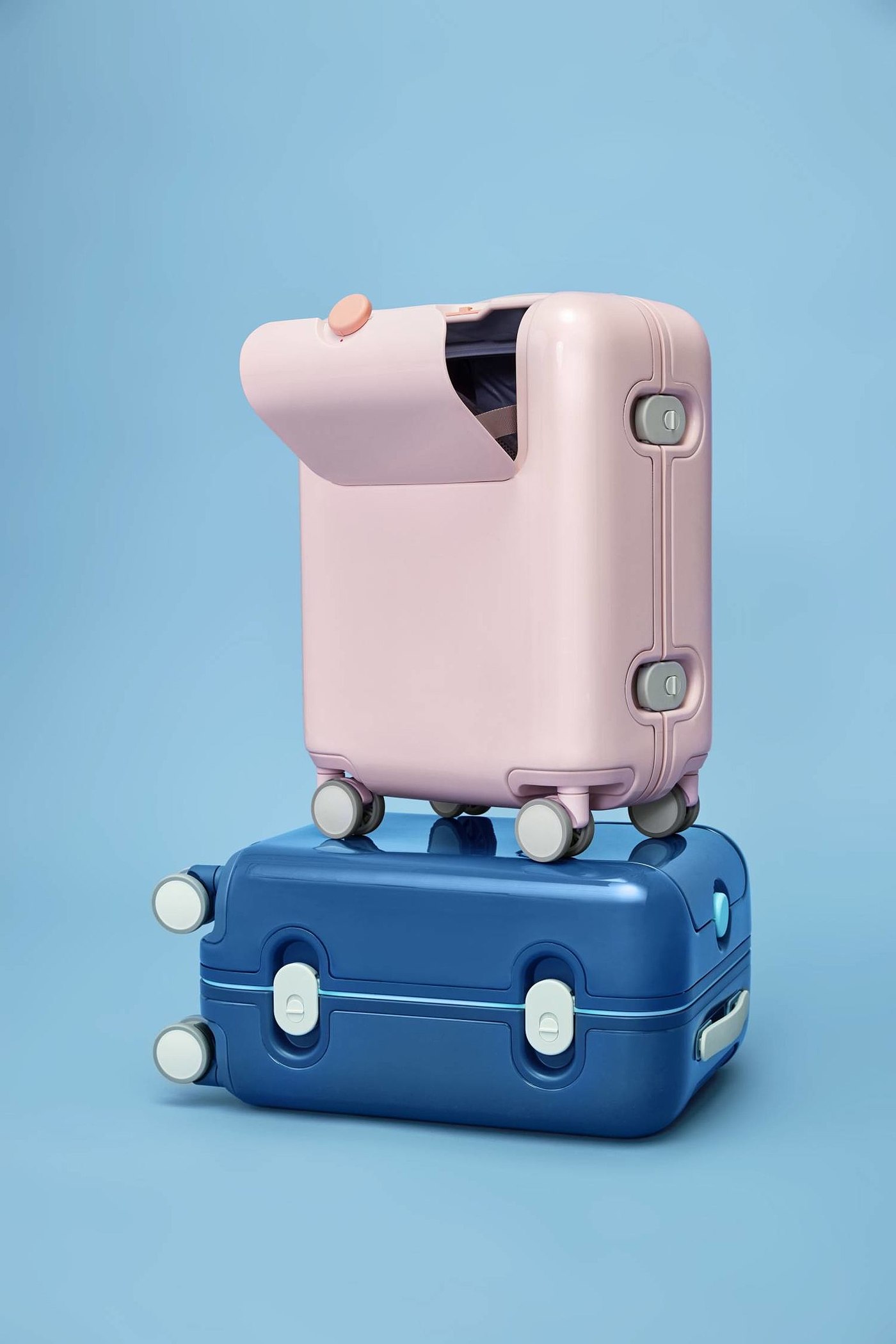 product design，leisure time，suitcase，