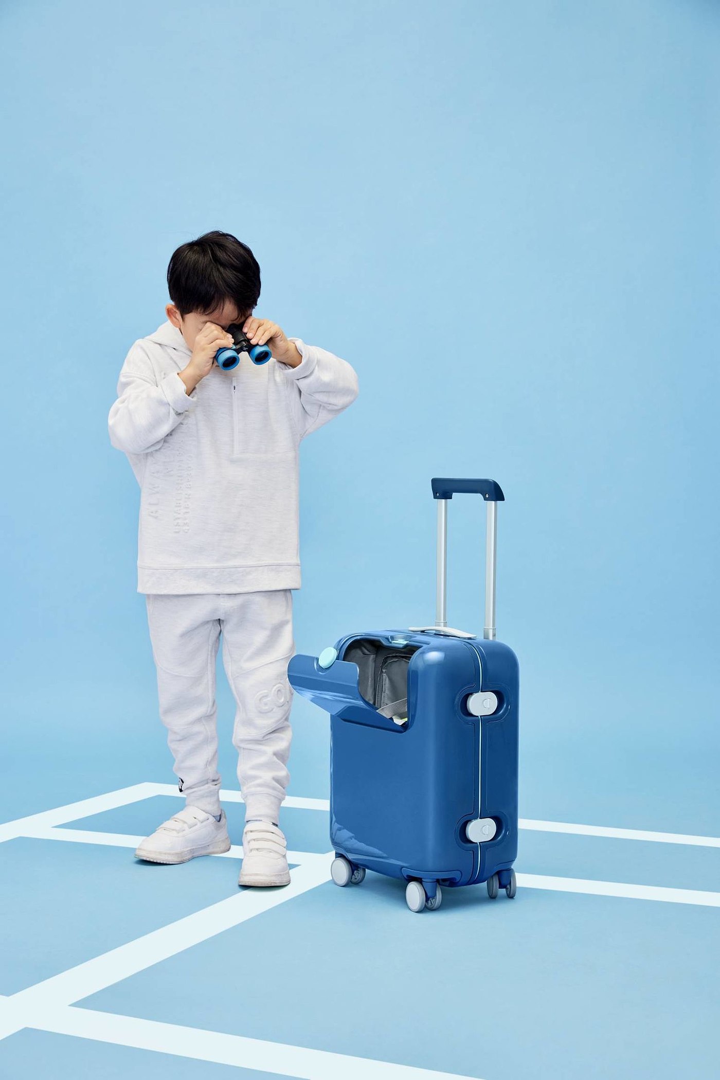 product design，leisure time，suitcase，