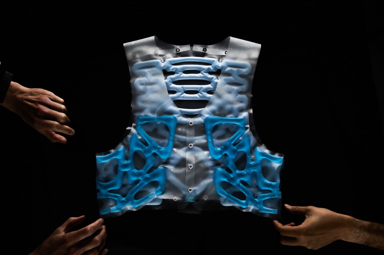 vest，clothing，Outdoor equipment，originality，