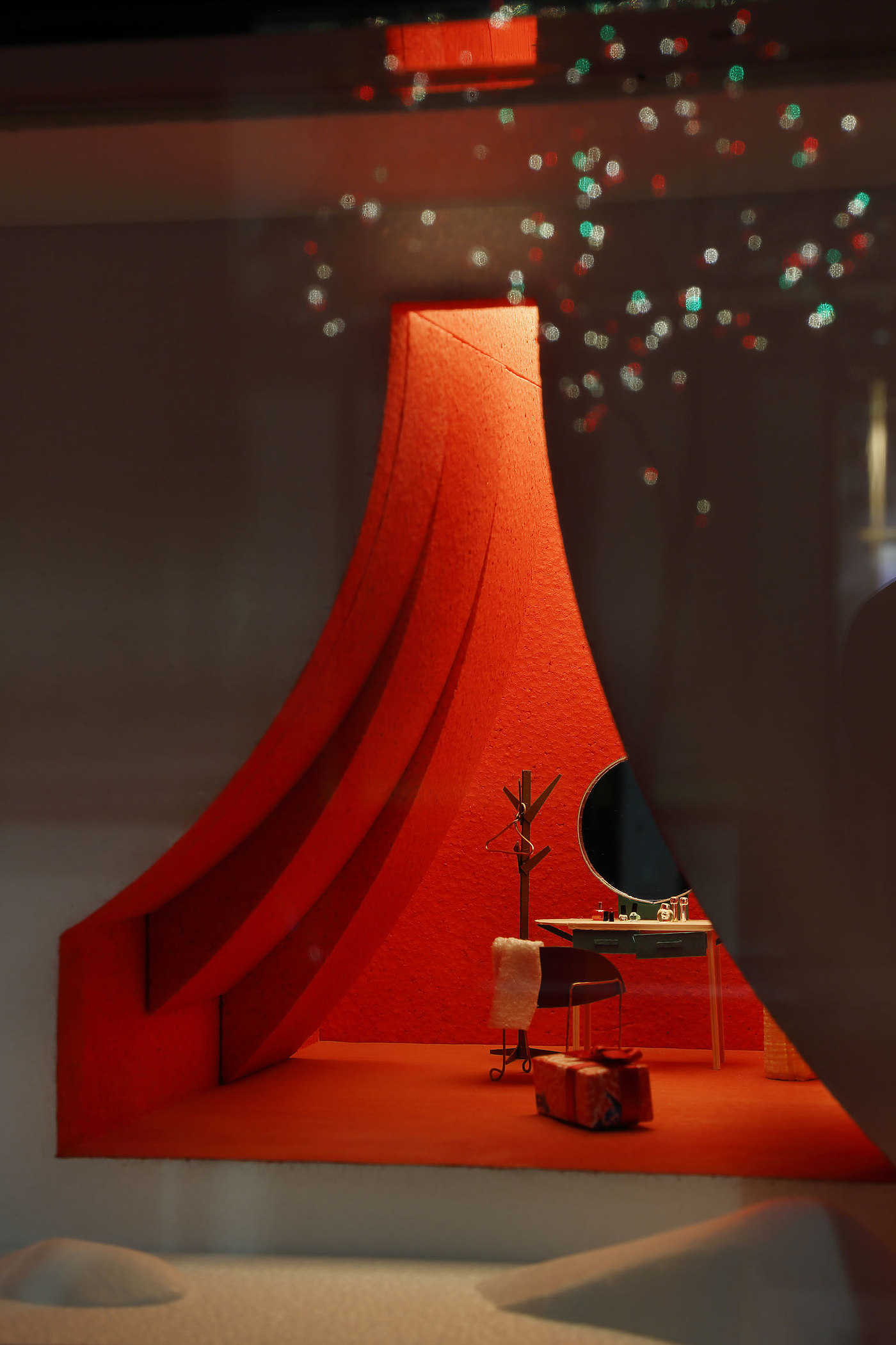 Interior design，Installments and Facilities，Screen display，