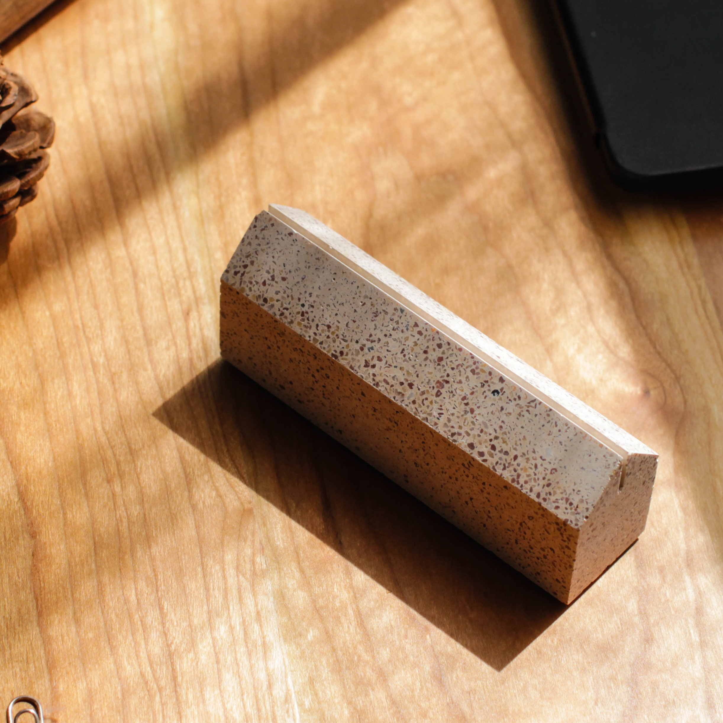 First cow，original，Pure handmade，Terrazzo，Card holder，Business card holder，Clear cement，