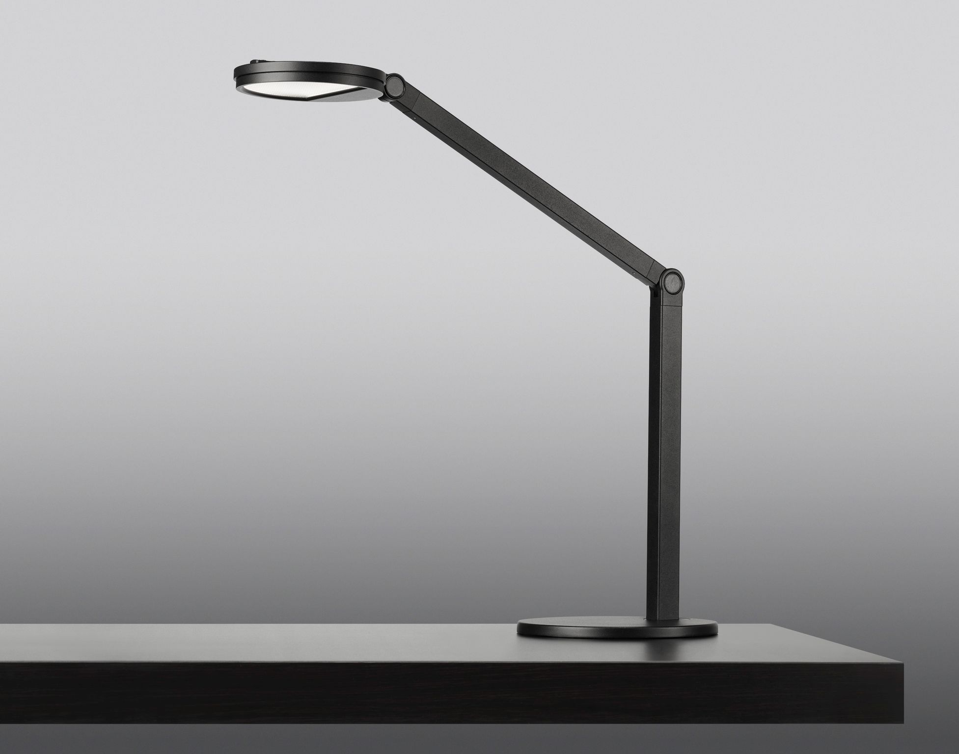 product design，lighting，Desk lamp，