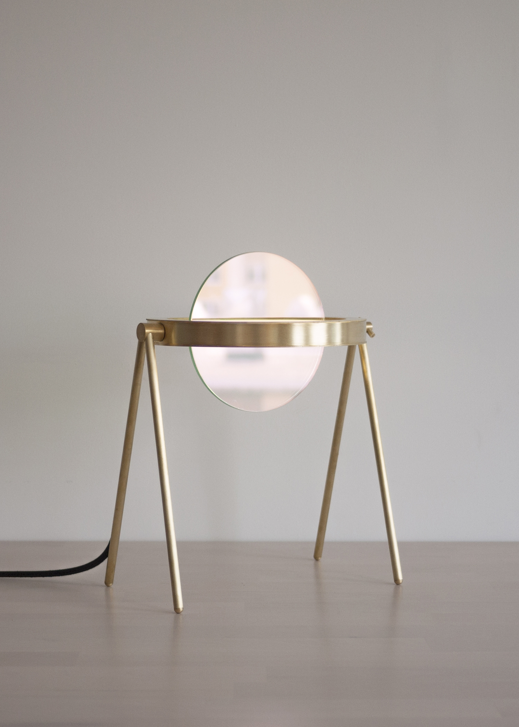 Rotate 360 °，Brass ring，Adjustable dichroic glass，janus，