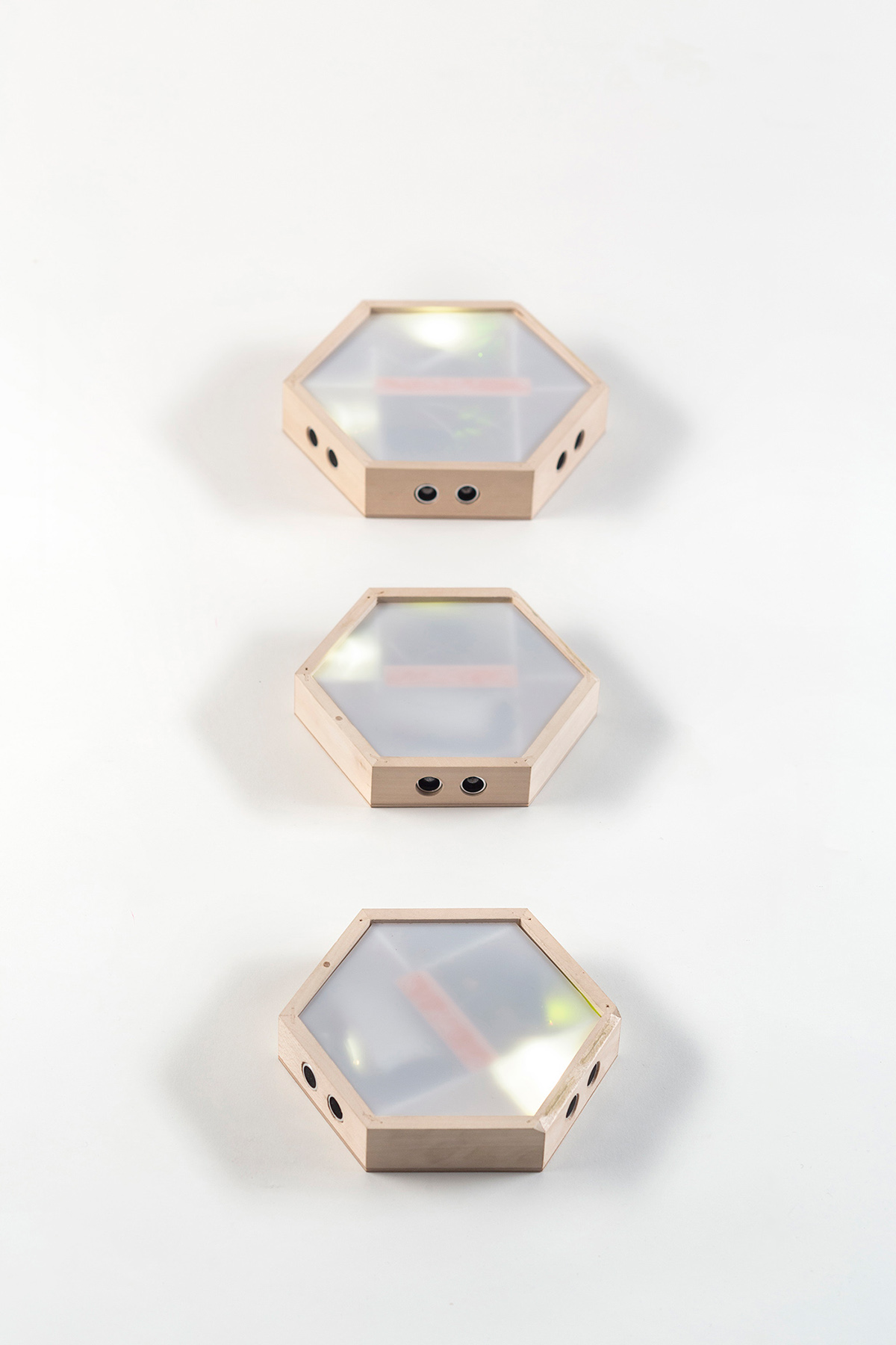 He must，Interactive design，Experimental audio device，