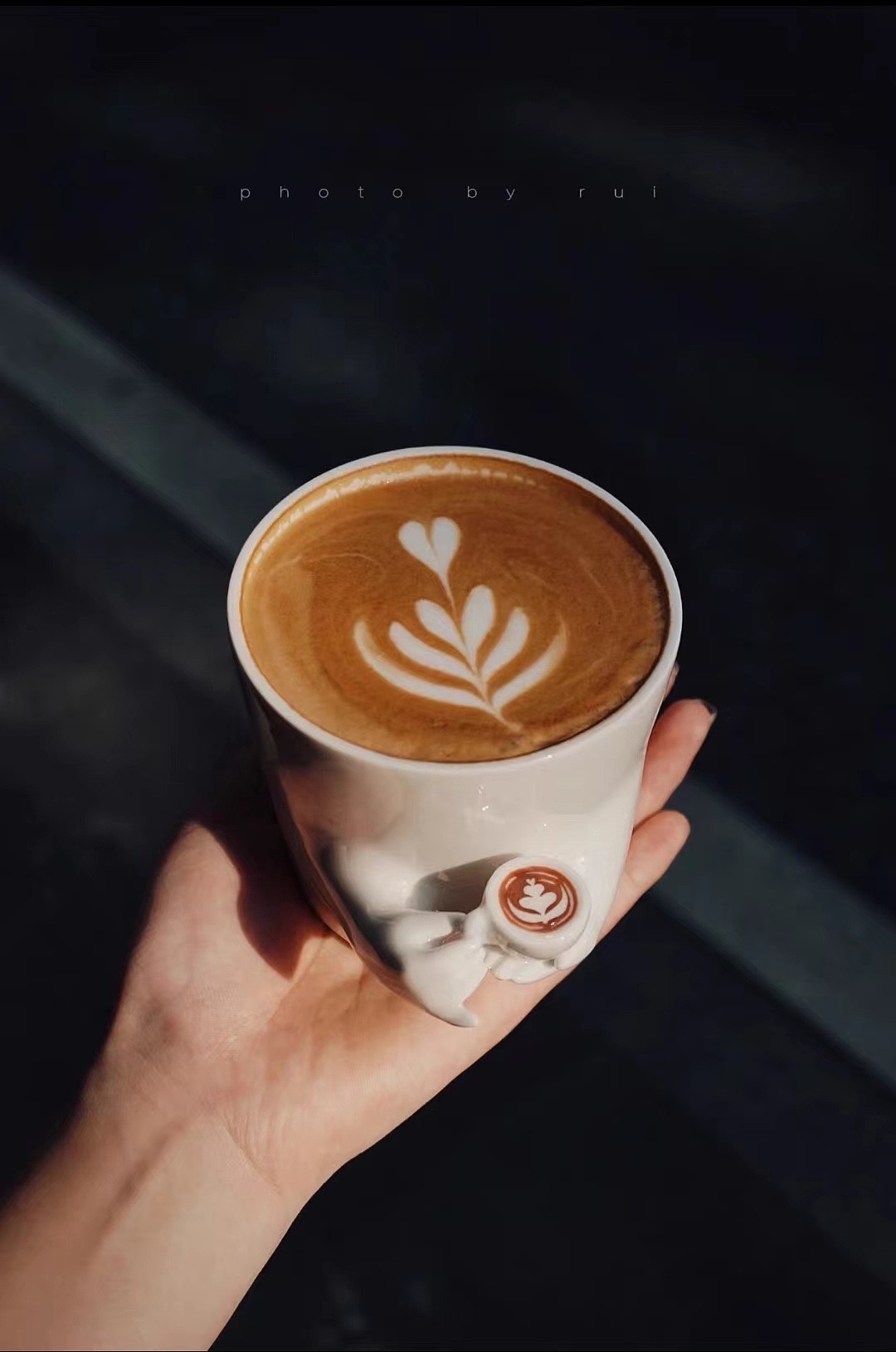Ceramic cup，Galactic magnetic field，manual，Hold the cup in hand，