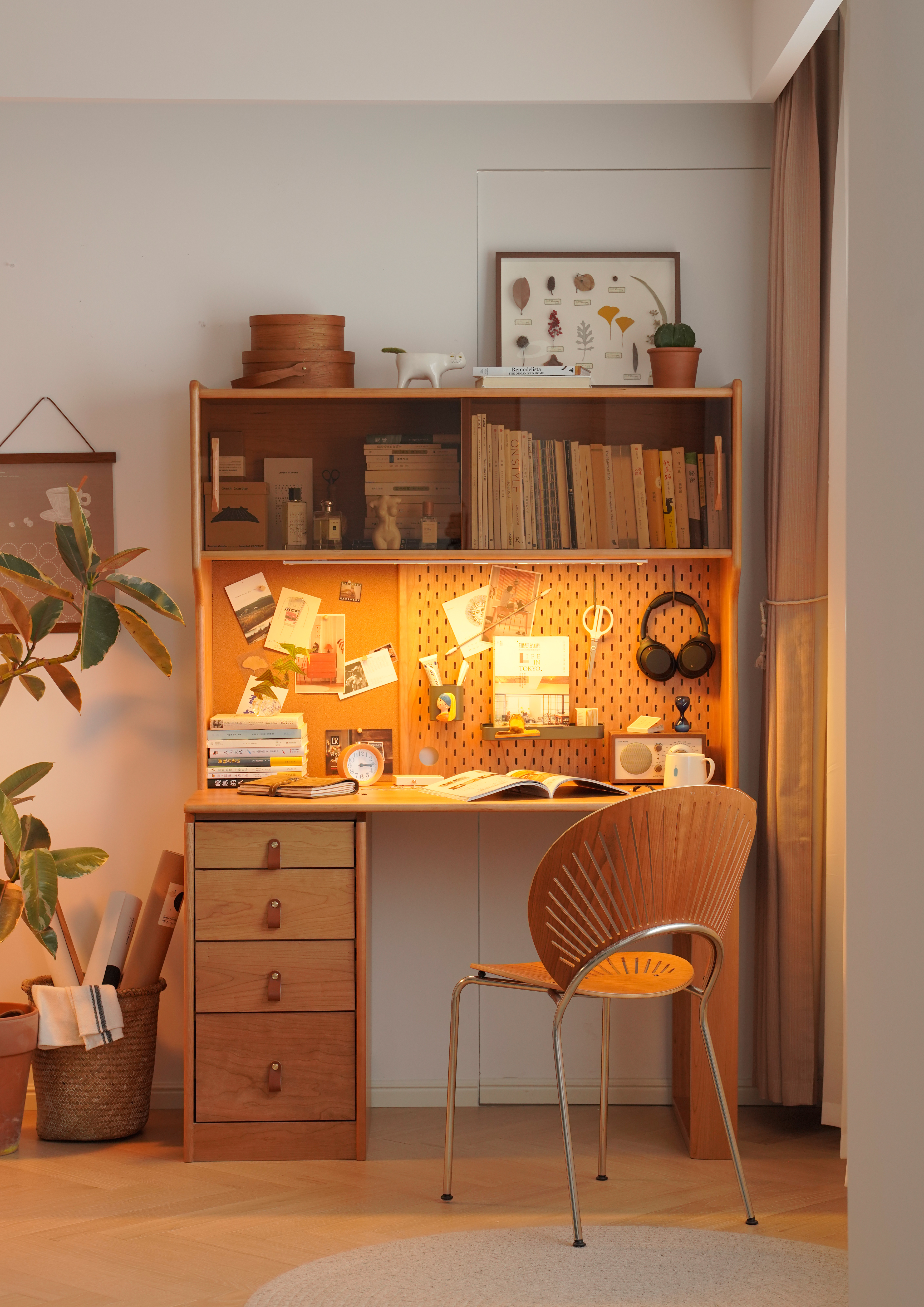 product design，furniture design ，industrial design，desk，Solid wood desk，Desk design，Retro，