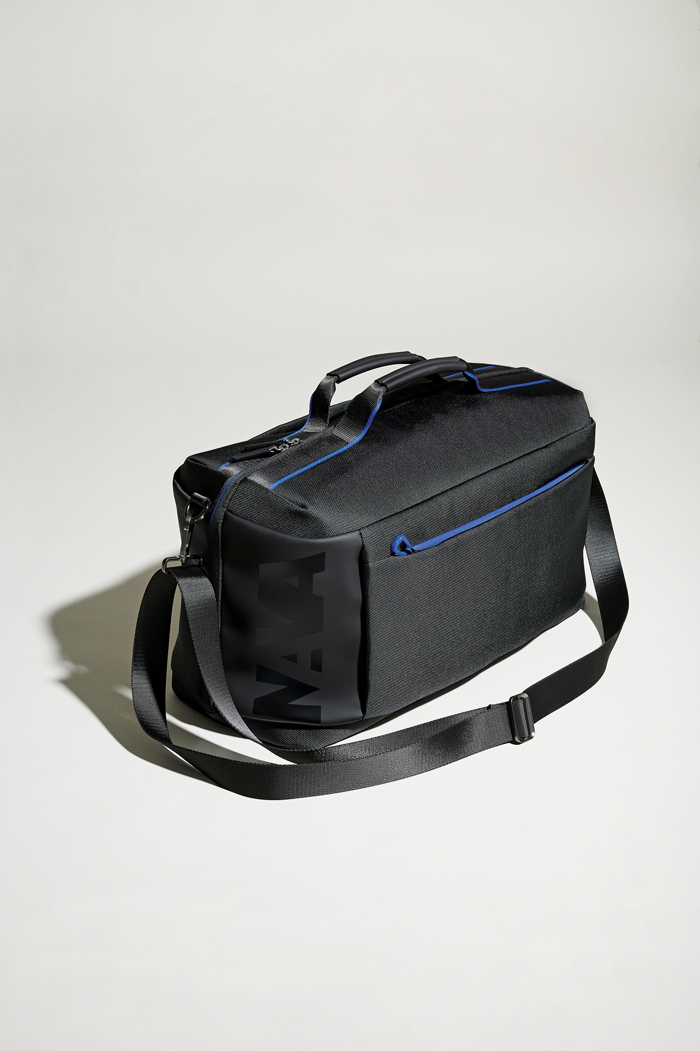 Riccardo Trussi，CROSS bag series，packing design，Modern style，