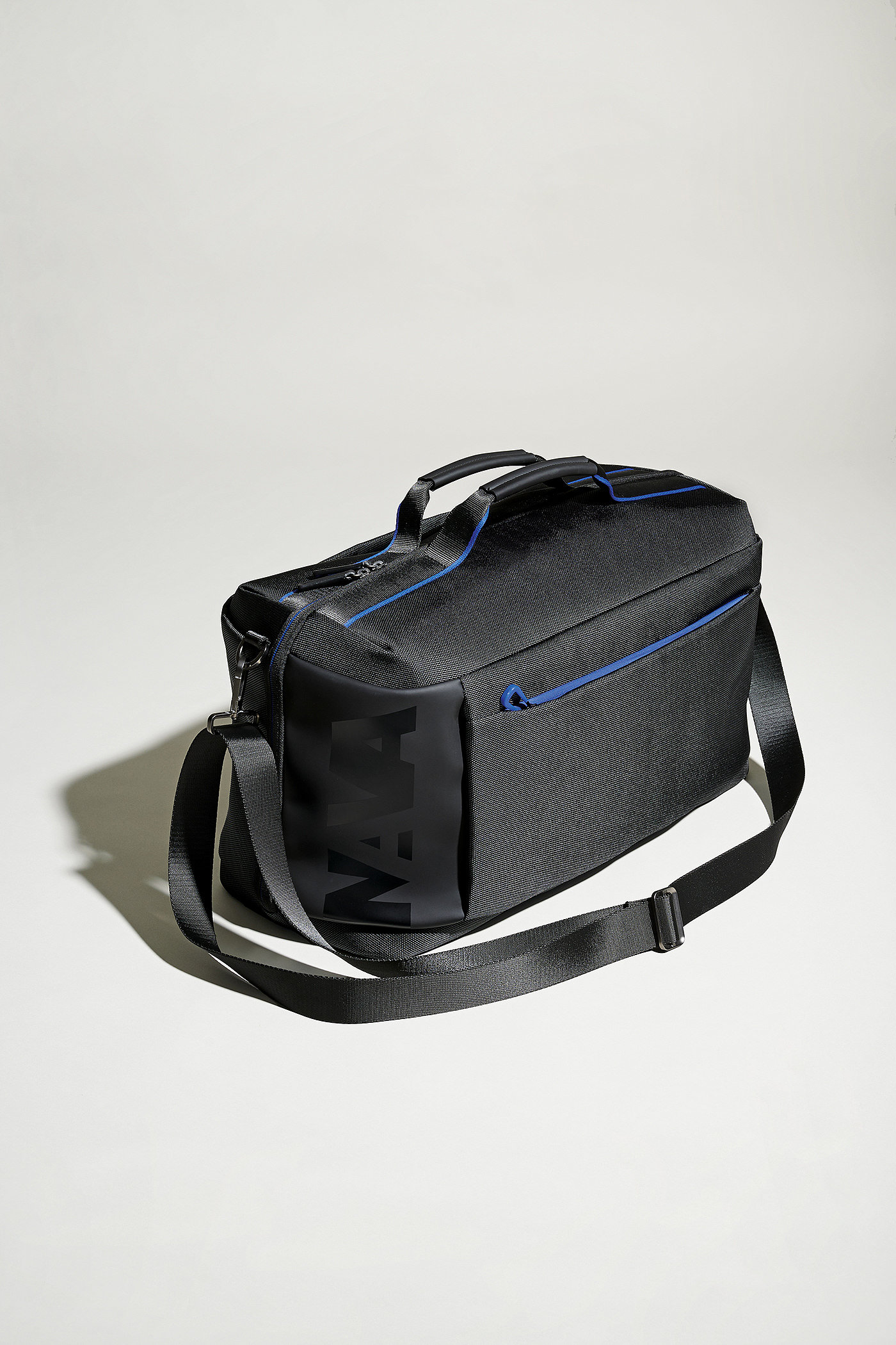Riccardo Trussi，CROSS bag series，packing design，Modern style，