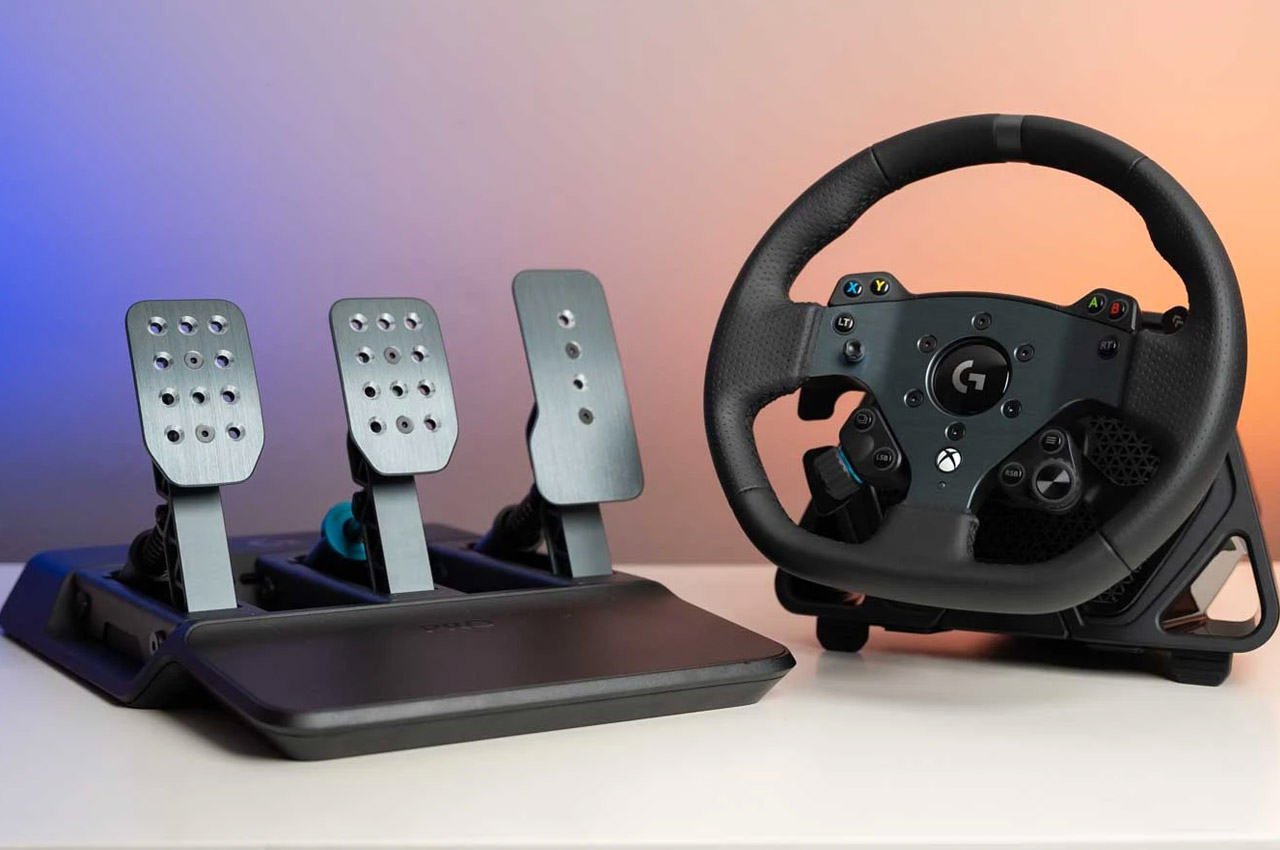 PRO racing steering wheel，PRO racing pedal，Simulated racing car，logitech，product design，