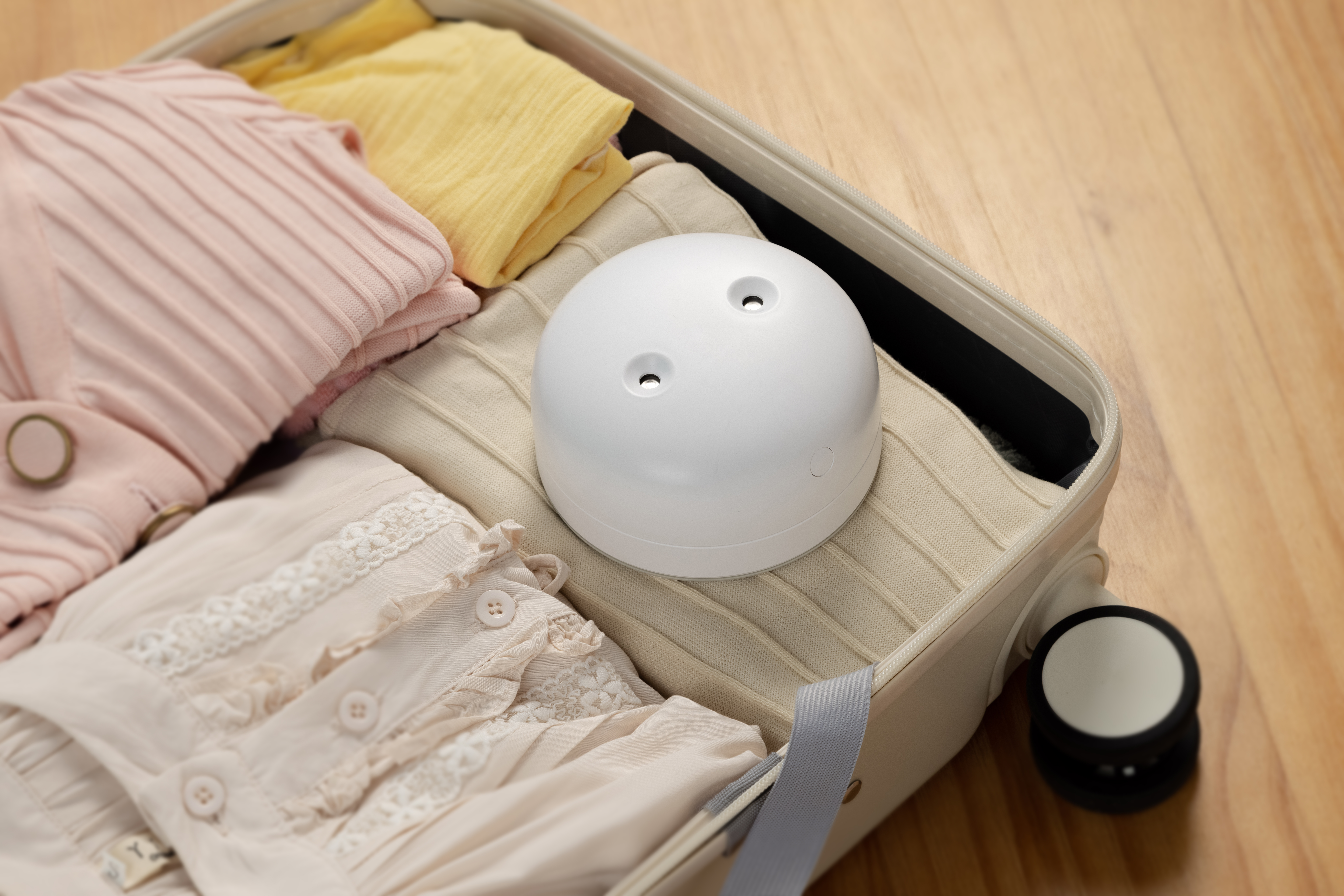 Creative folding humidifier，Travel good things, accompanying humidification!，Folding storage, no space，Double-hole spray, wider humidification range，