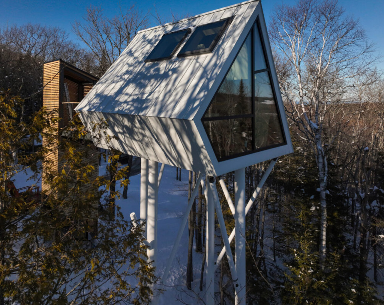 house，wooden ，Canada，High，