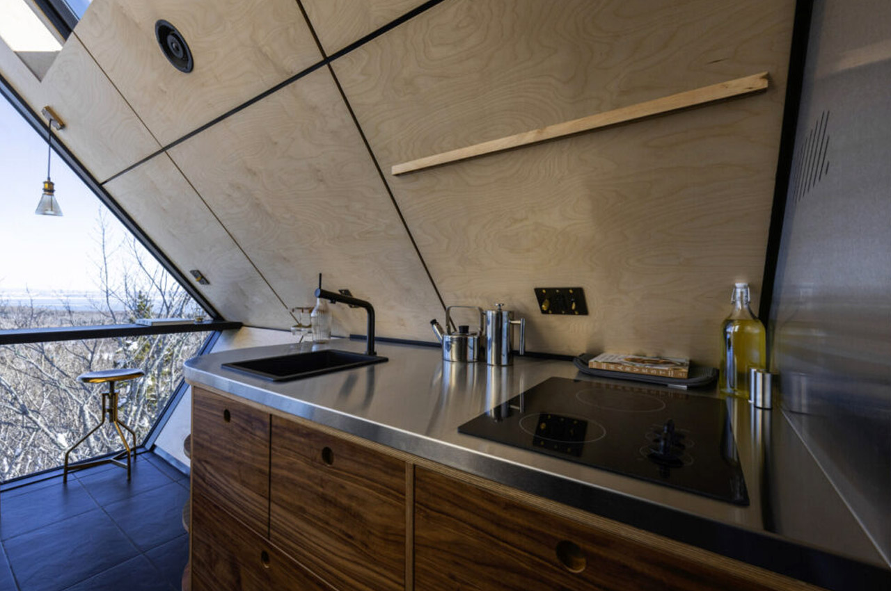 house，wooden ，Canada，High，