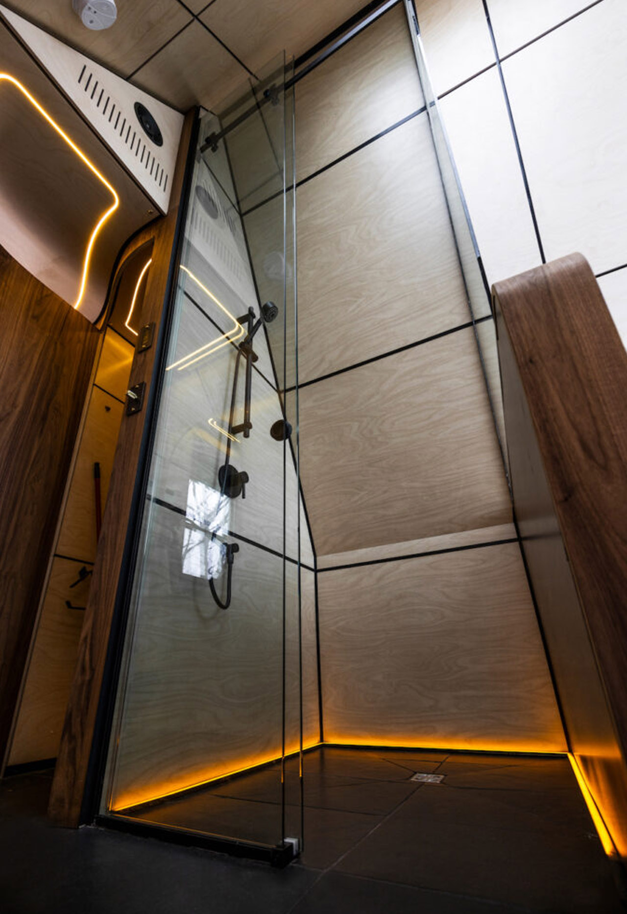 house，wooden ，Canada，High，