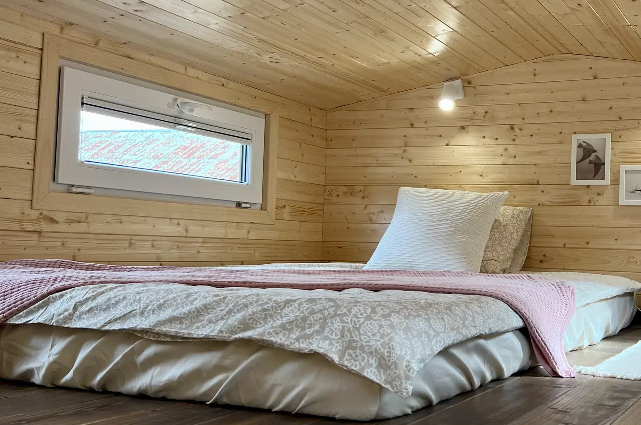 Sweden，ThermoWood，Wooden house，attic，portability，