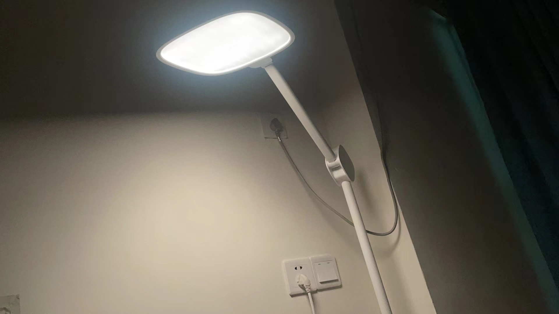 Home simple wind, eye protection lamps，