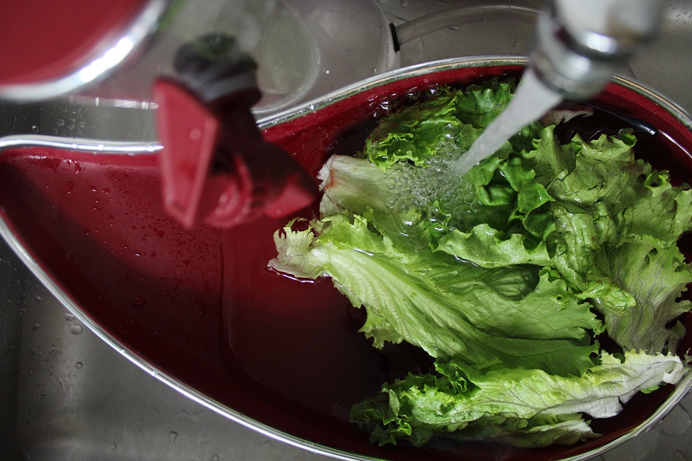 kitchen，clean，Fruits and vegetables，environment protection，water conservation，