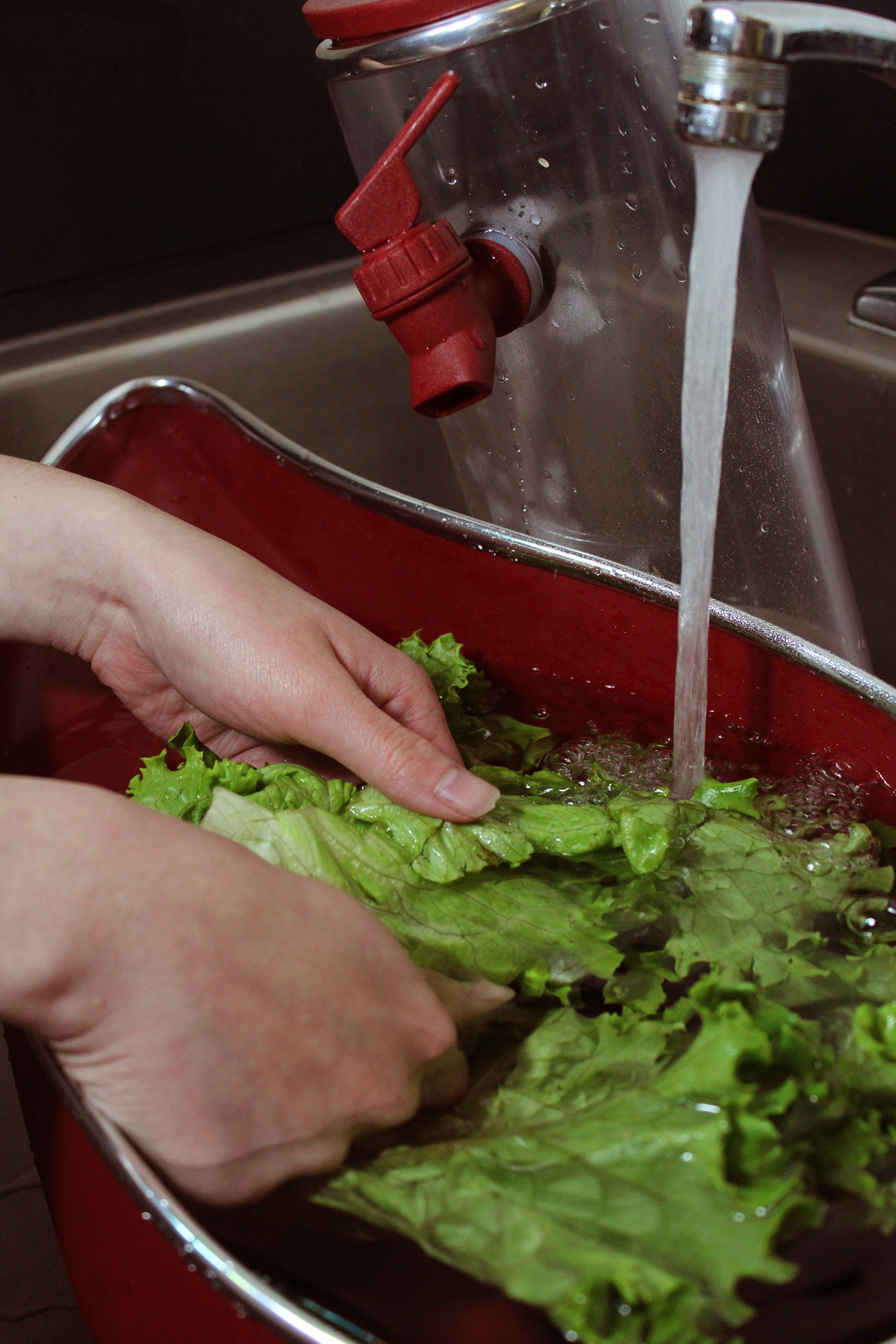 kitchen，clean，Fruits and vegetables，environment protection，water conservation，