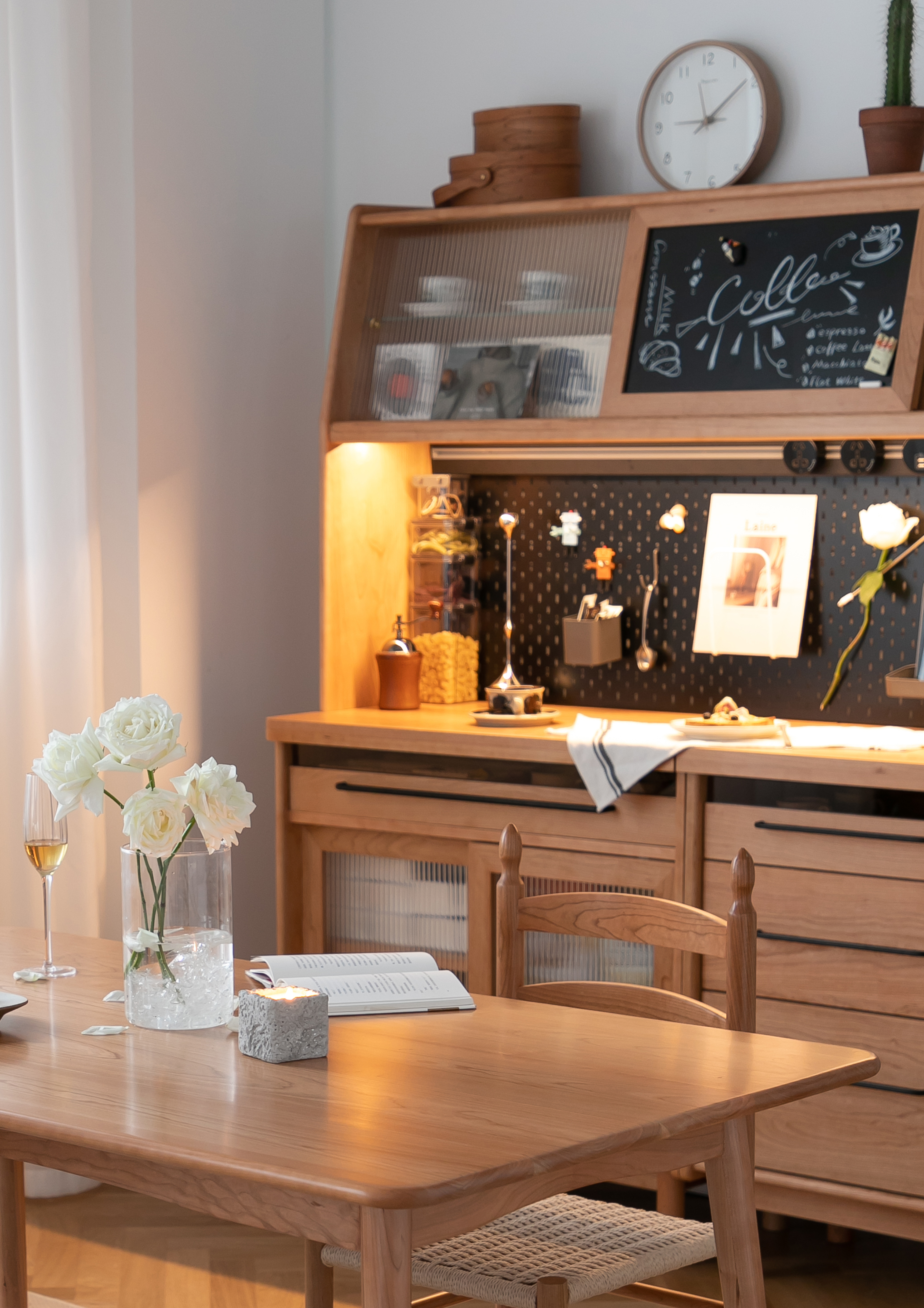 furniture design ，product design，industrial design，Sideboard，Solid wood sideboard，Restaurant furniture，Storage cabinet，Interior design，