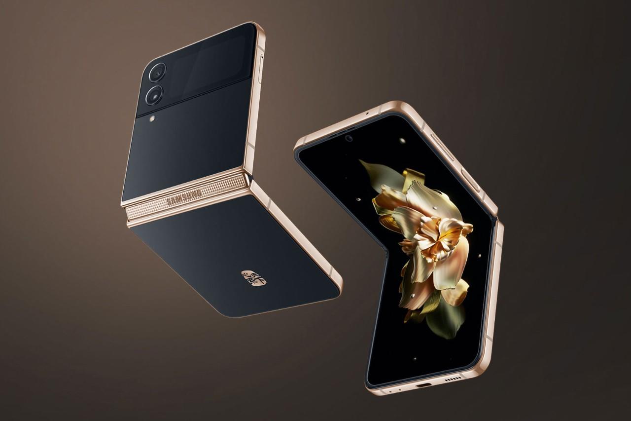 samsung，Folding mobile phone，intelligence，product design，W23，w23 flip，