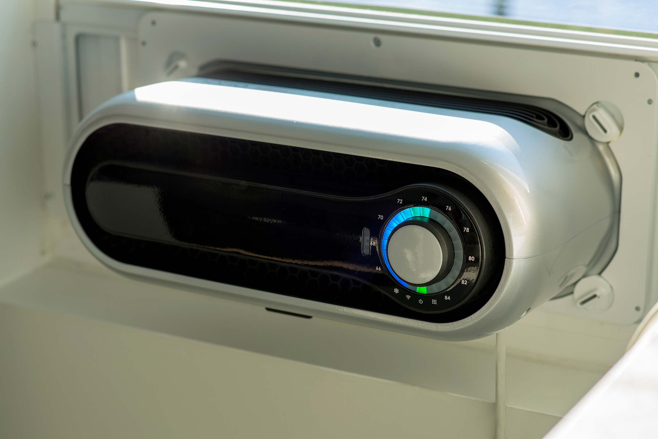 air conditioner，Kapsul，Window hanging type，product design，Appearance design，Delicate，