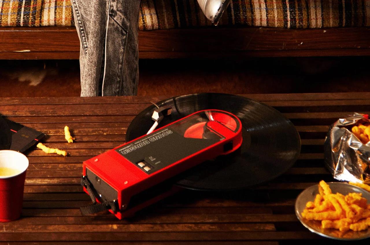 Science and Technology，product design，Appearance design，Black glue player，