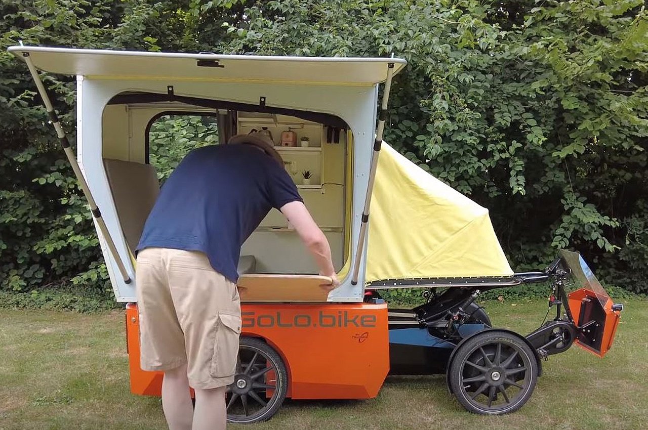 Camping Trailer，