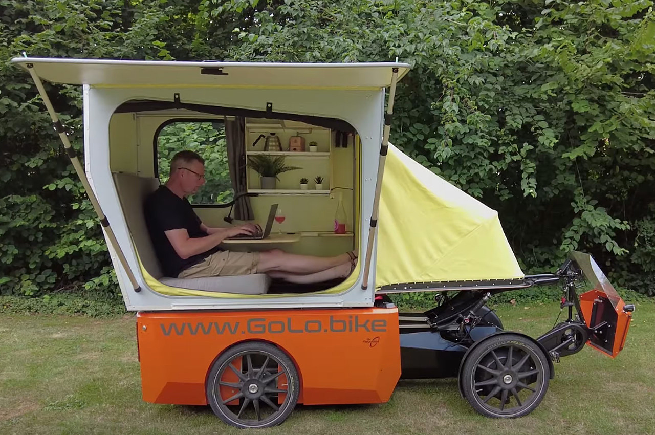 Camping Trailer，