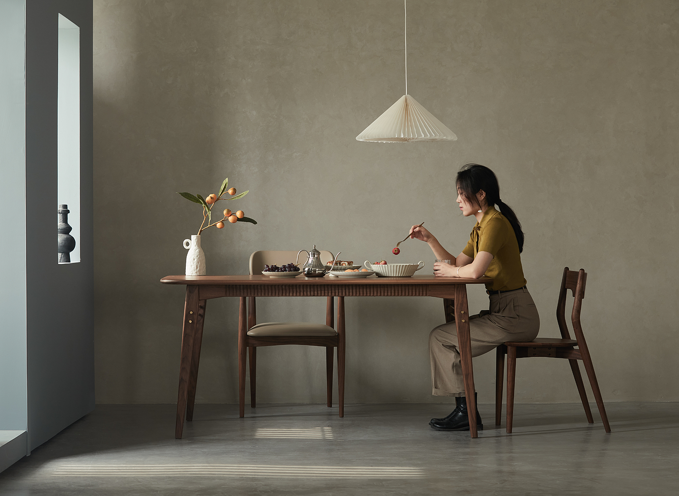 table，Solid wood furniture，Black walnut，furniture design ，restaurant，