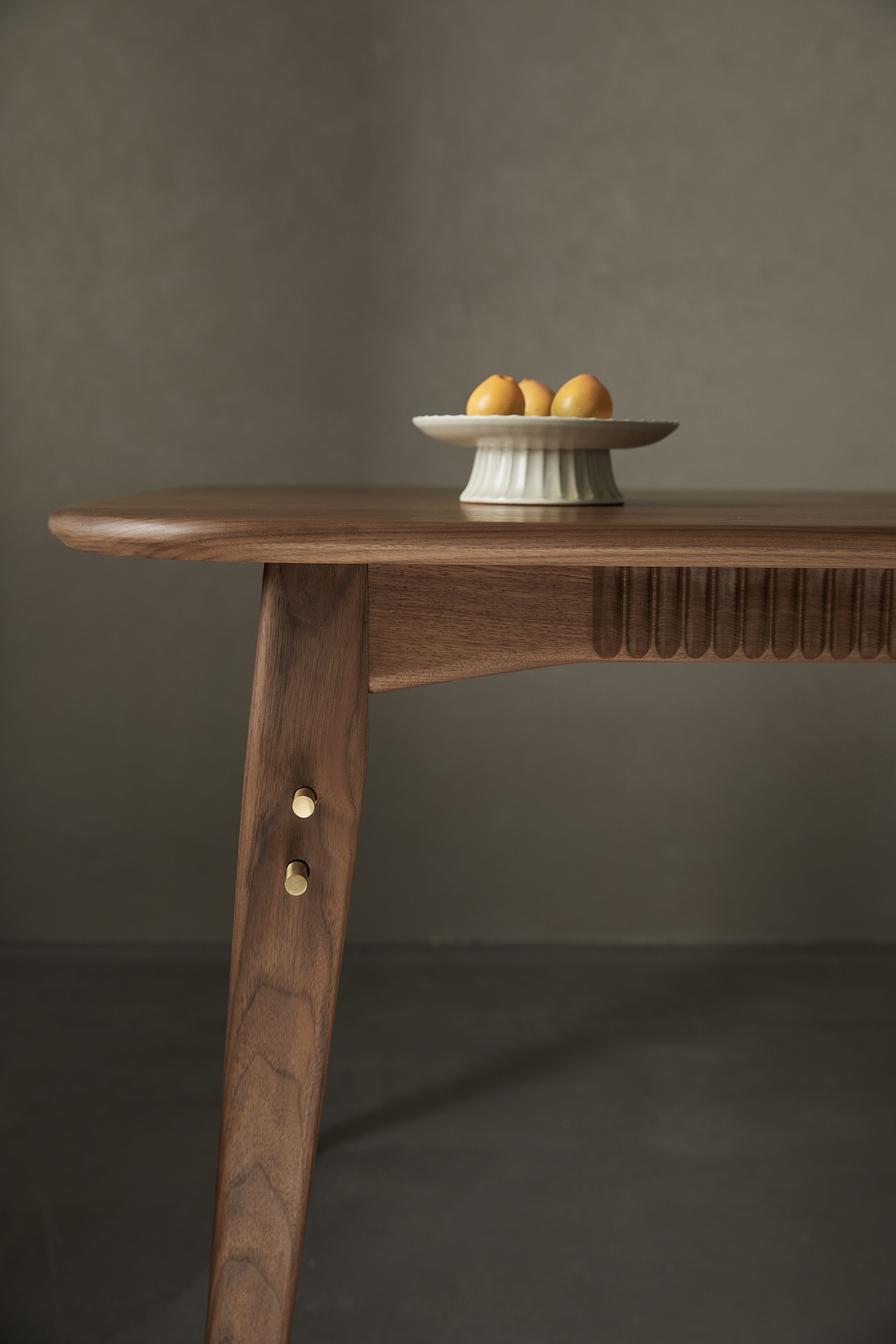 table，Solid wood furniture，Black walnut，furniture design ，restaurant，