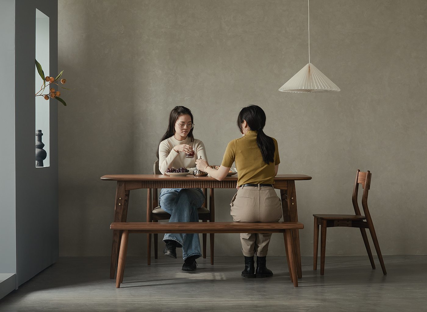 table，Solid wood furniture，Black walnut，furniture design ，restaurant，