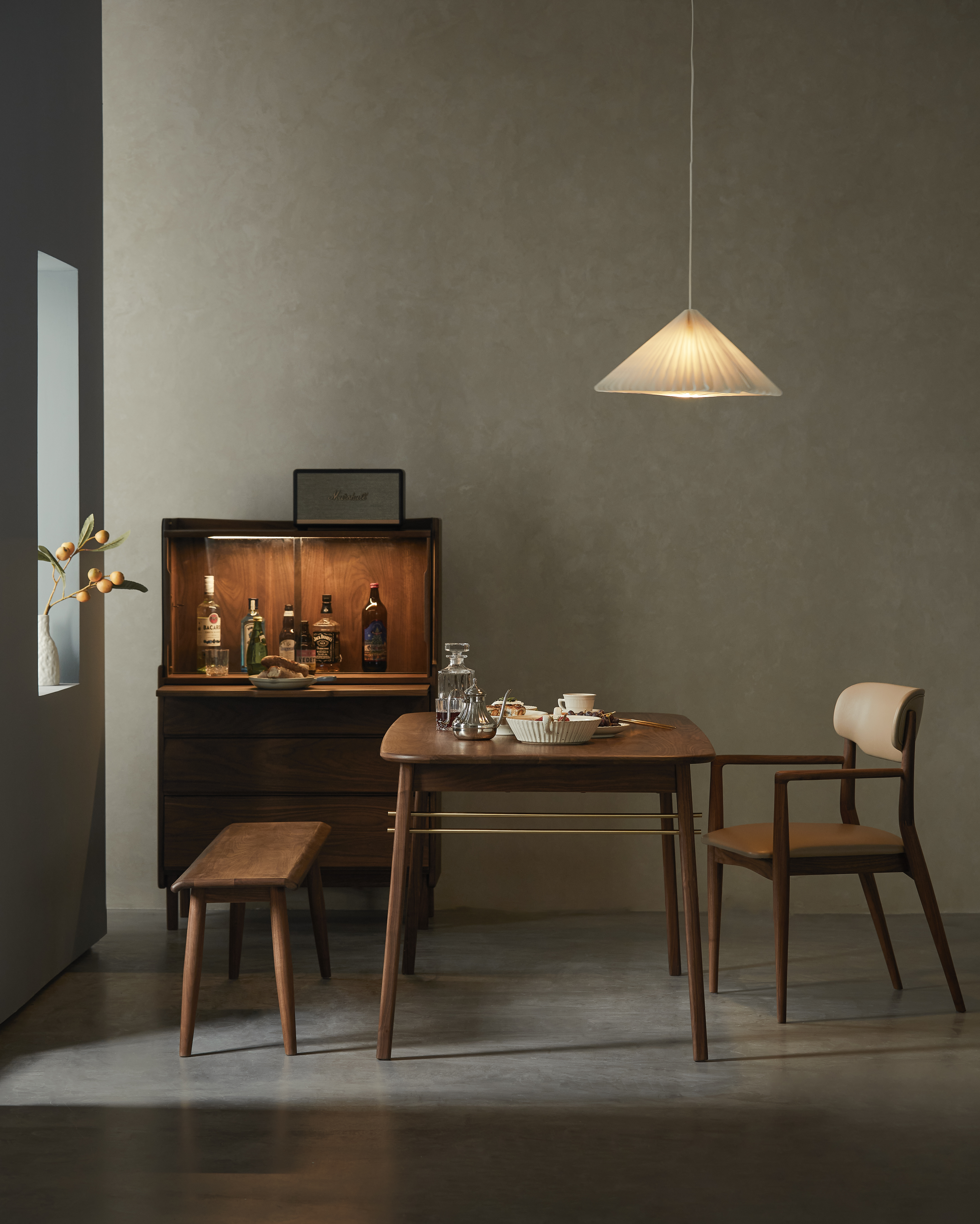 table，Solid wood furniture，Black walnut，furniture design ，restaurant，