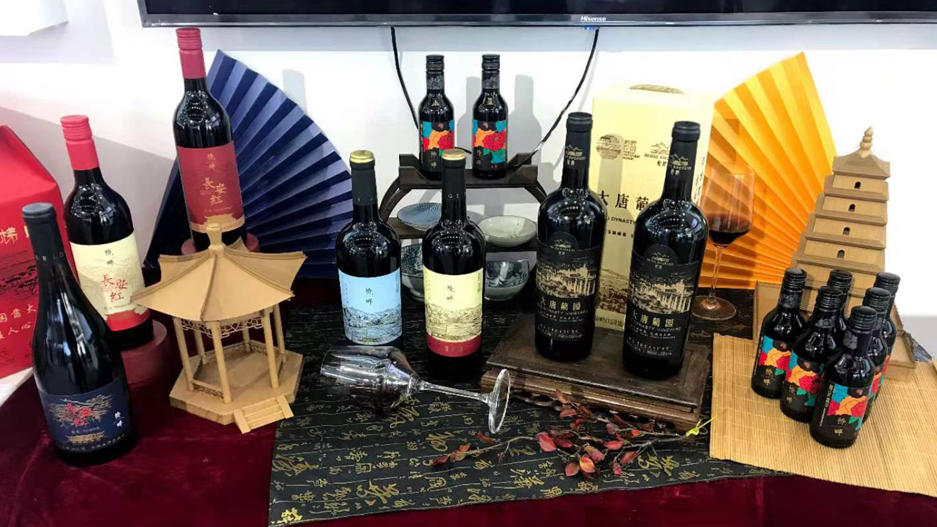 Gu Yi design，Red wine packaging design，Packaging Design of Red Wine Gift Box，Red wine label design，