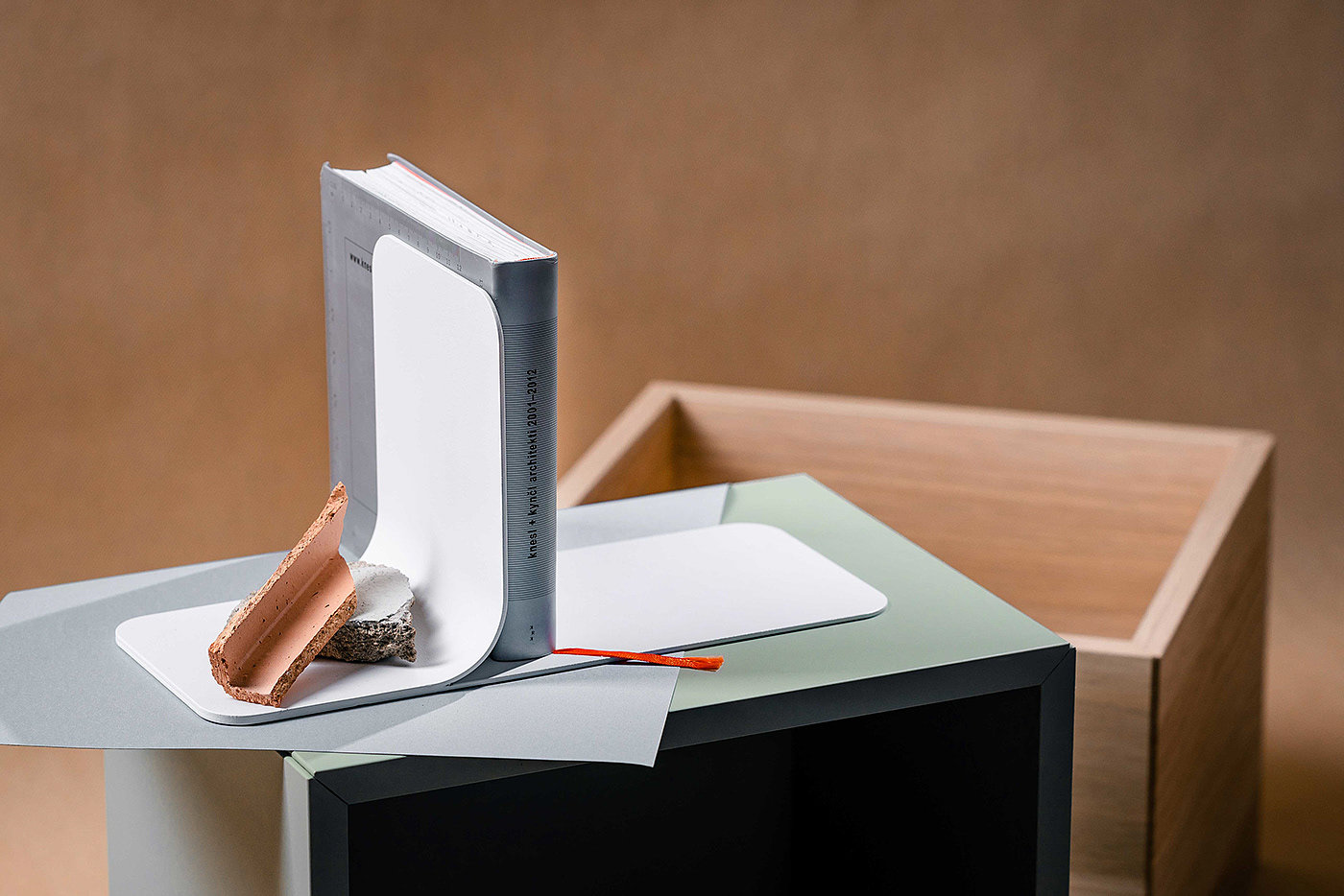 Book stand，product design，Appearance design，exquisite，Simplicity，Metal，