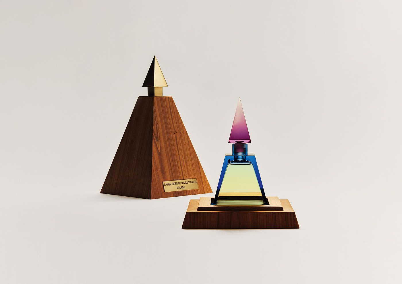 Appearance design，Perfume，product design，exquisite，stupa，