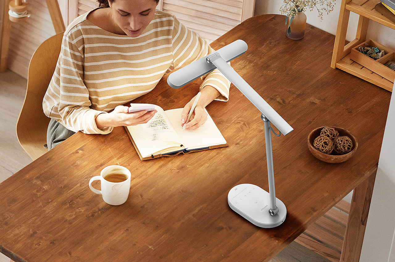 Momax led，Desk lamp，Appearance design，delicate，Art，