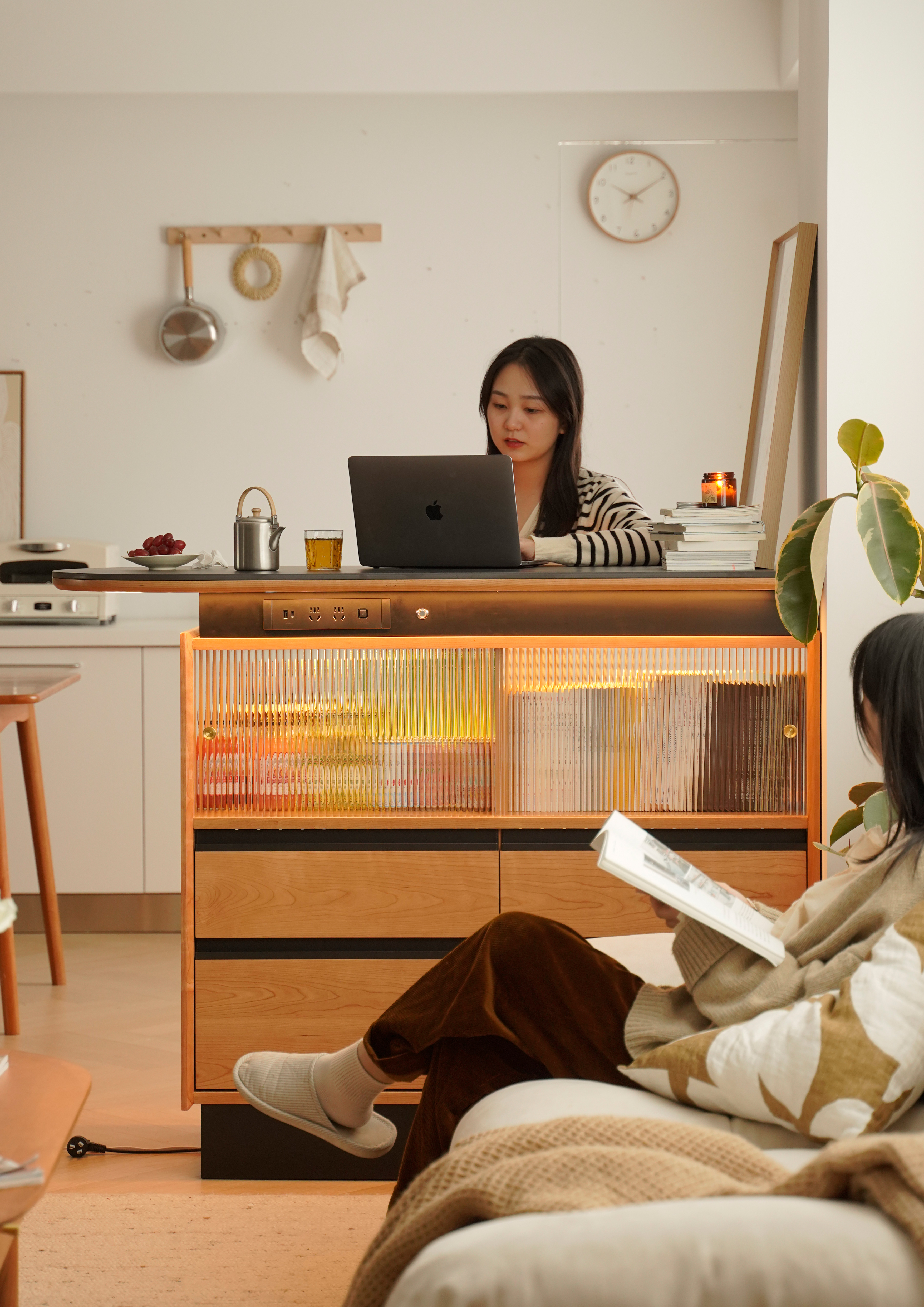 product design，furniture design ，Island Platform，Solid wood island platform，Solid wood furniture，Living room furniture，Rock board island platform，Island furniture，