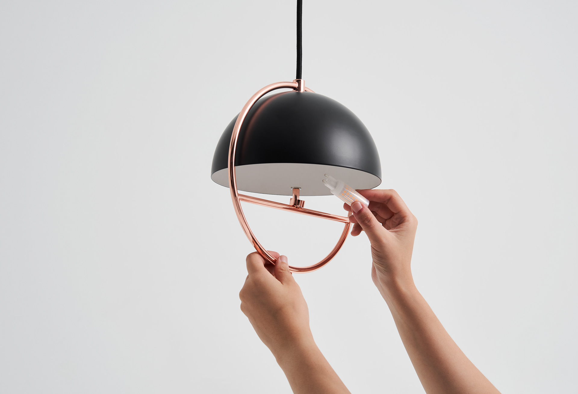 Huan-Rou Chang，HUAN，"Moon Gate"，lighting design ，product design，