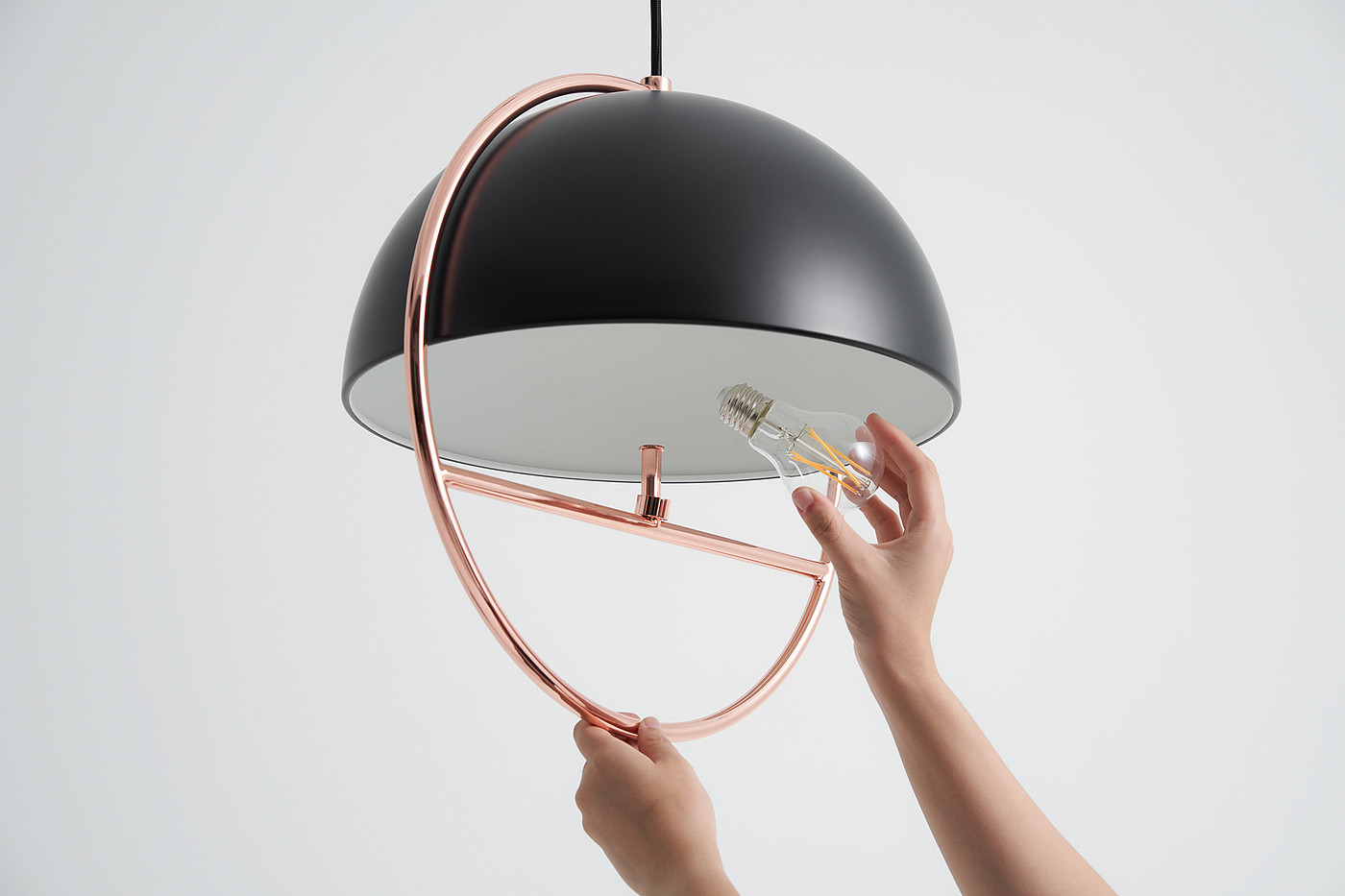 Huan-Rou Chang，HUAN，"Moon Gate"，lighting design ，product design，